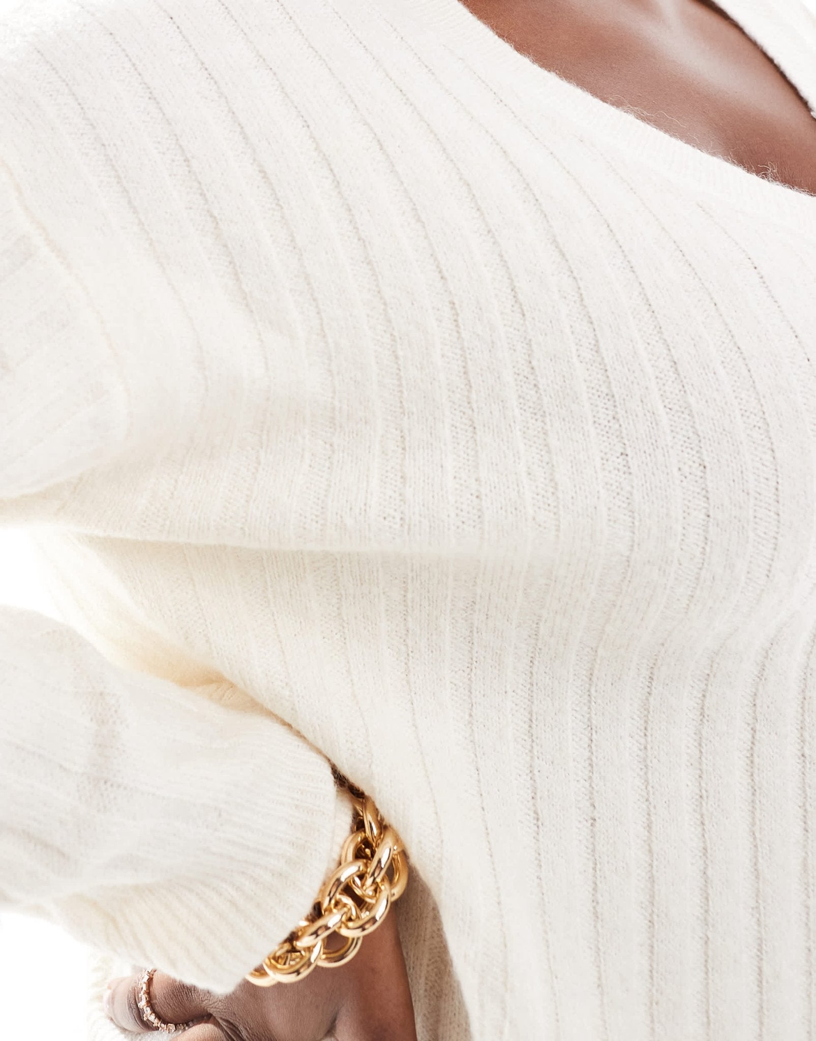 ASOS DESIGN Curve v neck jumper in rib in cream - ASOS Sample Sale