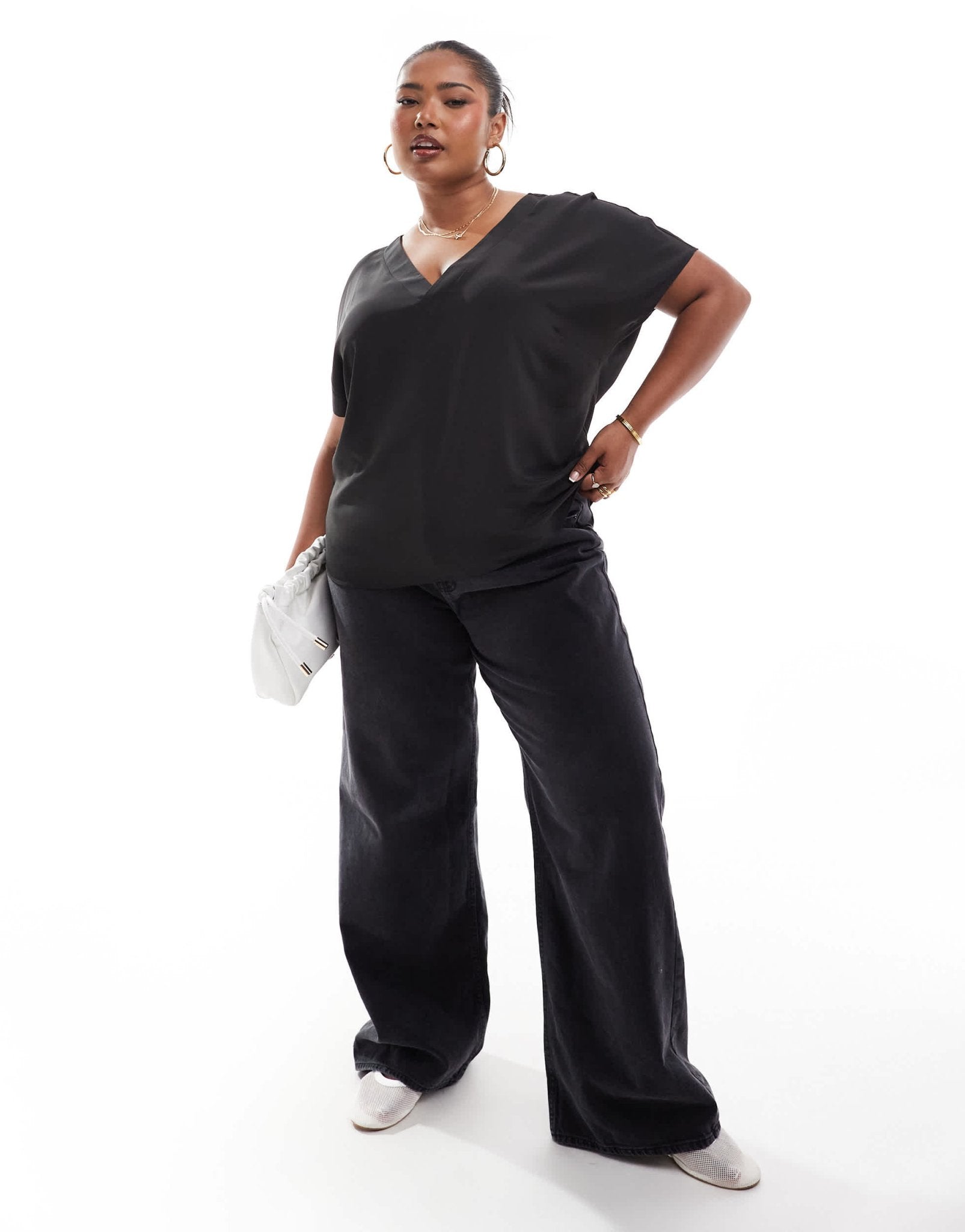 ASOS DESIGN Curve V neck short sleeve top in black - ASOS Sample Sale