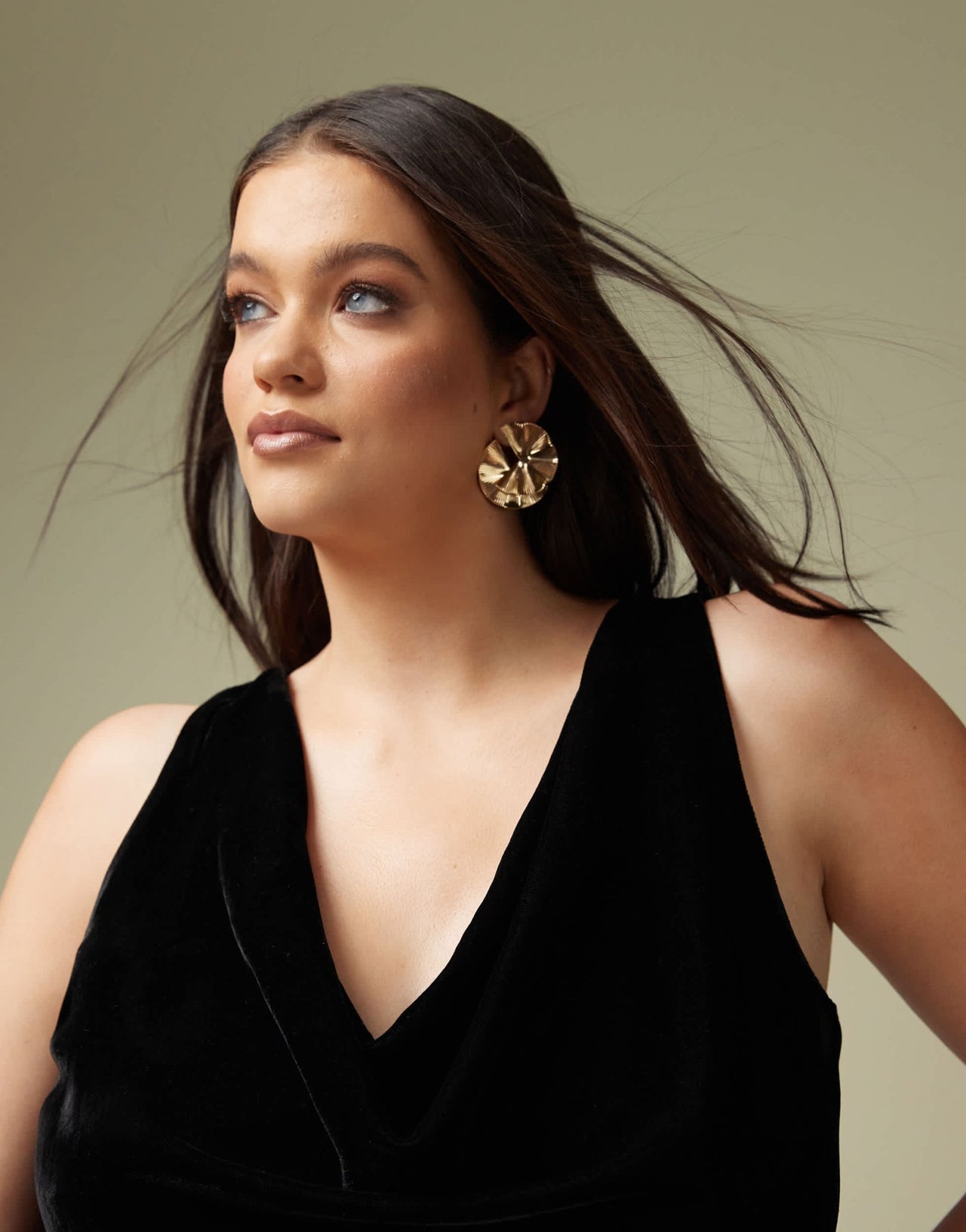 ASOS DESIGN Curve velvet cowl neck top in black - ASOS Sample Sale