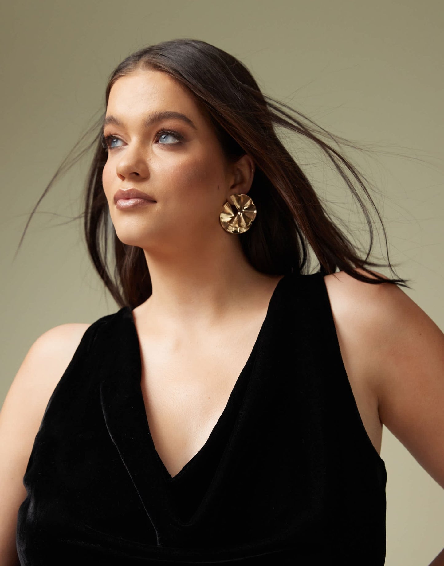 ASOS DESIGN Curve velvet cowl neck top in black - ASOS Sample Sale