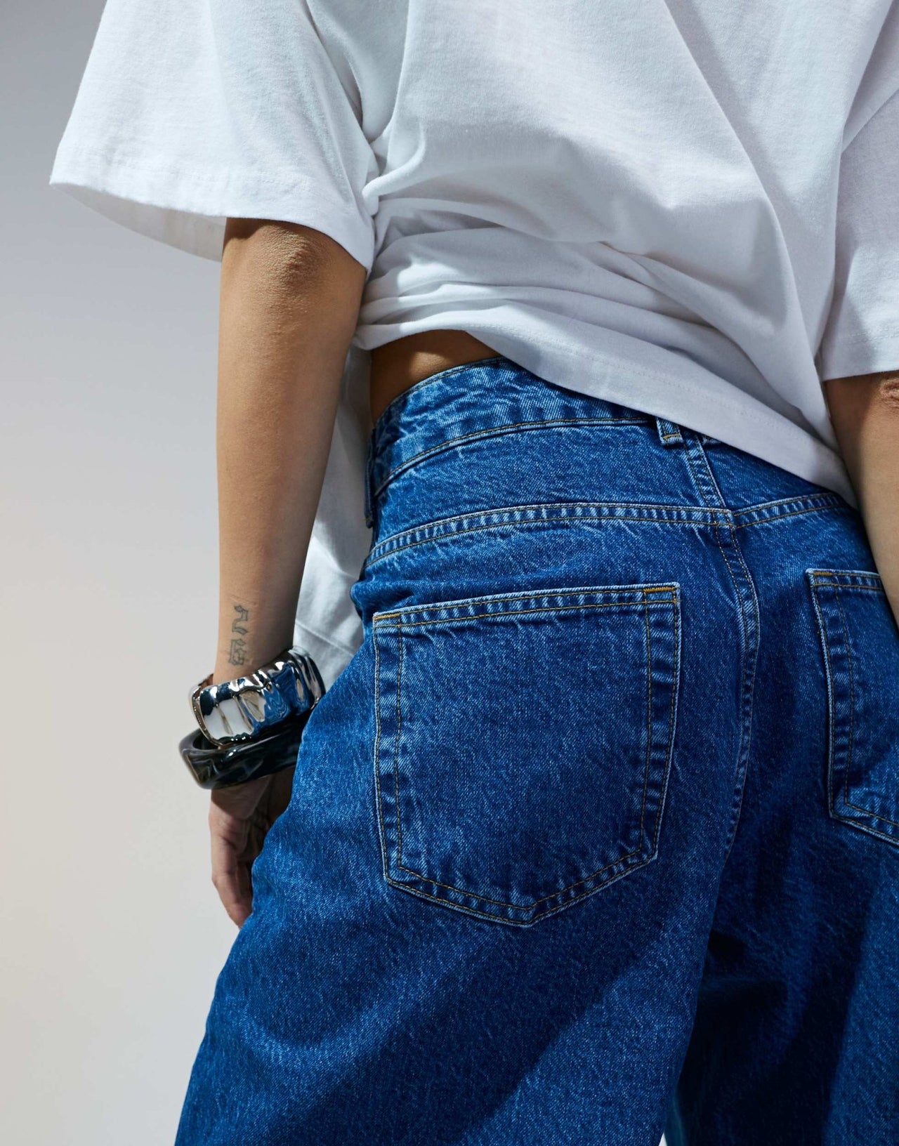 ASOS DESIGN high waisted barrel leg jeans in mid blue - ASOS Sample Sale