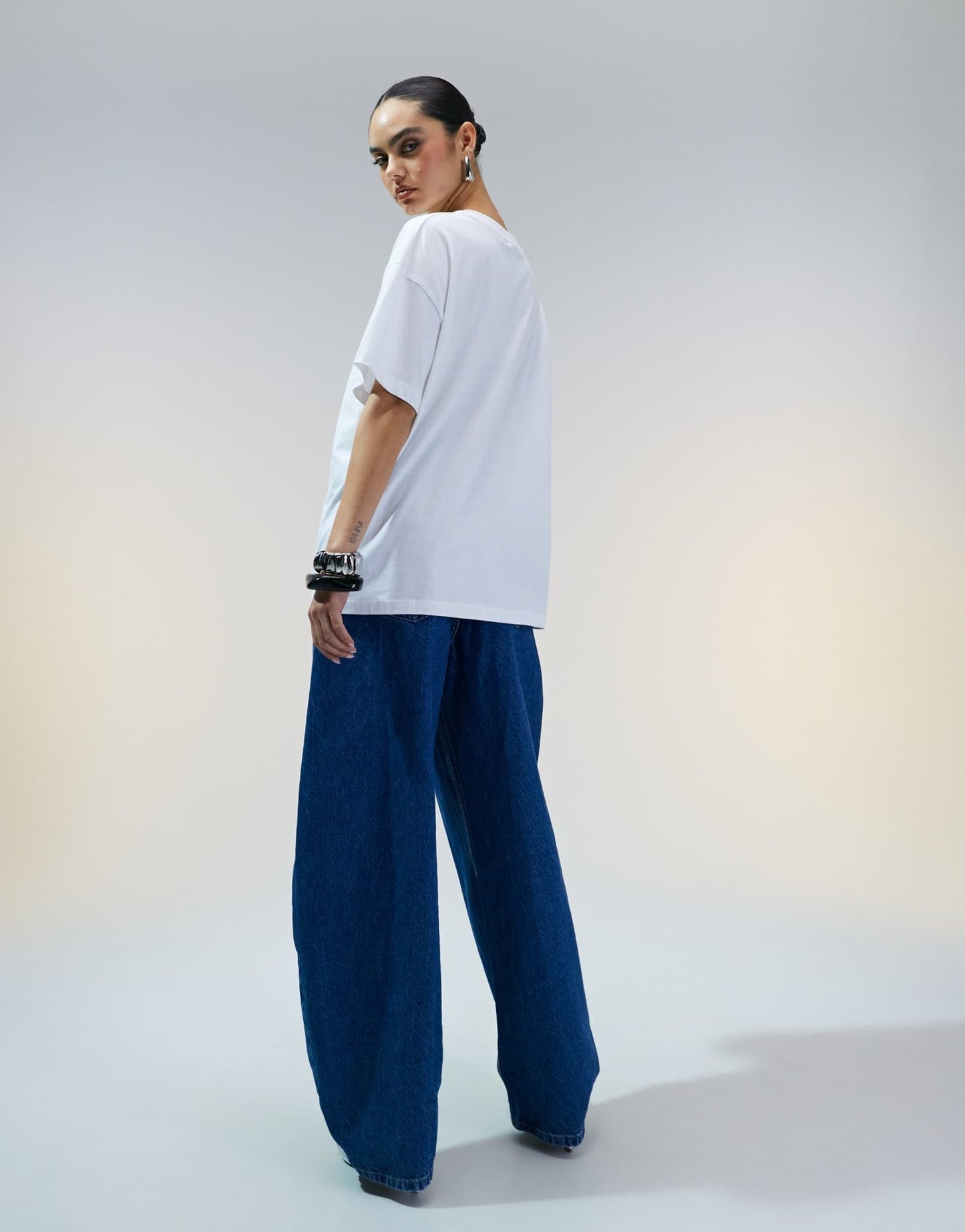ASOS DESIGN high waisted barrel leg jeans in mid blue - ASOS Sample Sale