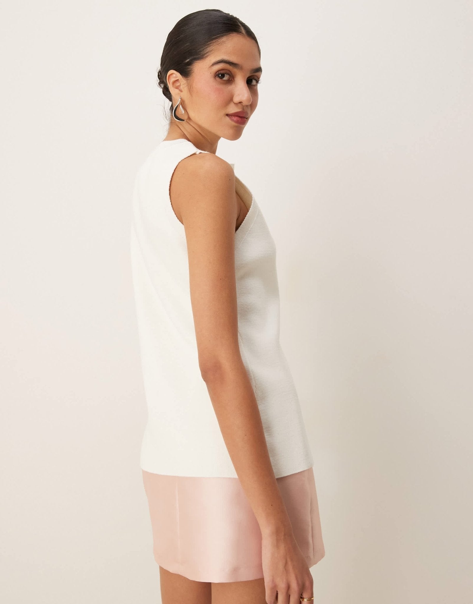 ASOS DESIGN knitted structured crew neck waistcoat with front split in white - ASOS Sample Sale