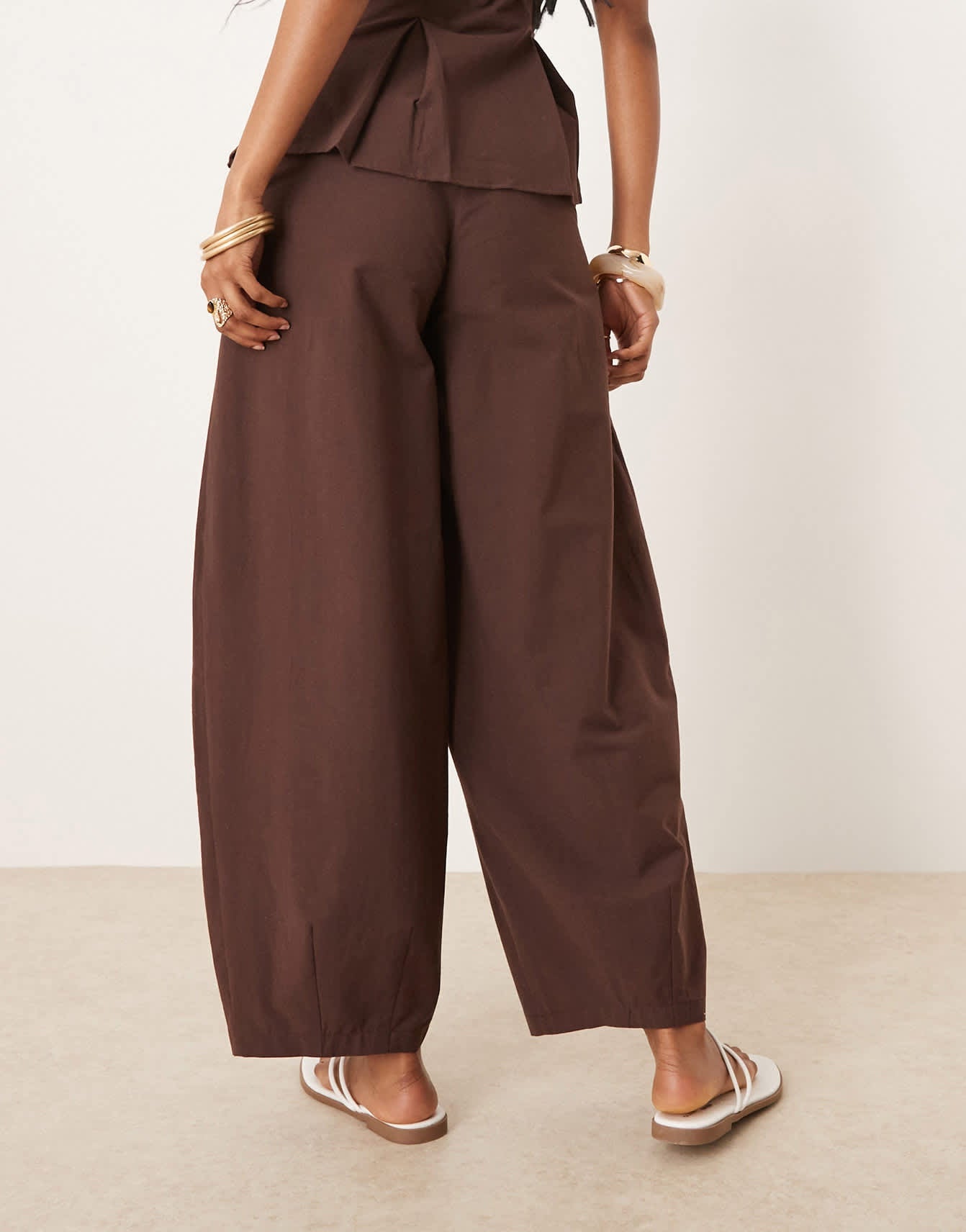 ASOS DESIGN linen blend barrel leg trouser in chocolate - ASOS Sample Sale