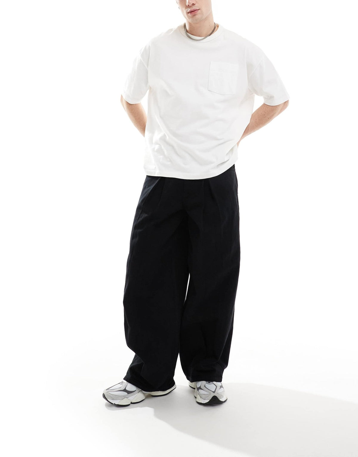ASOS DESIGN loose trousers in black with pleat detailing - ASOS Sample Sale