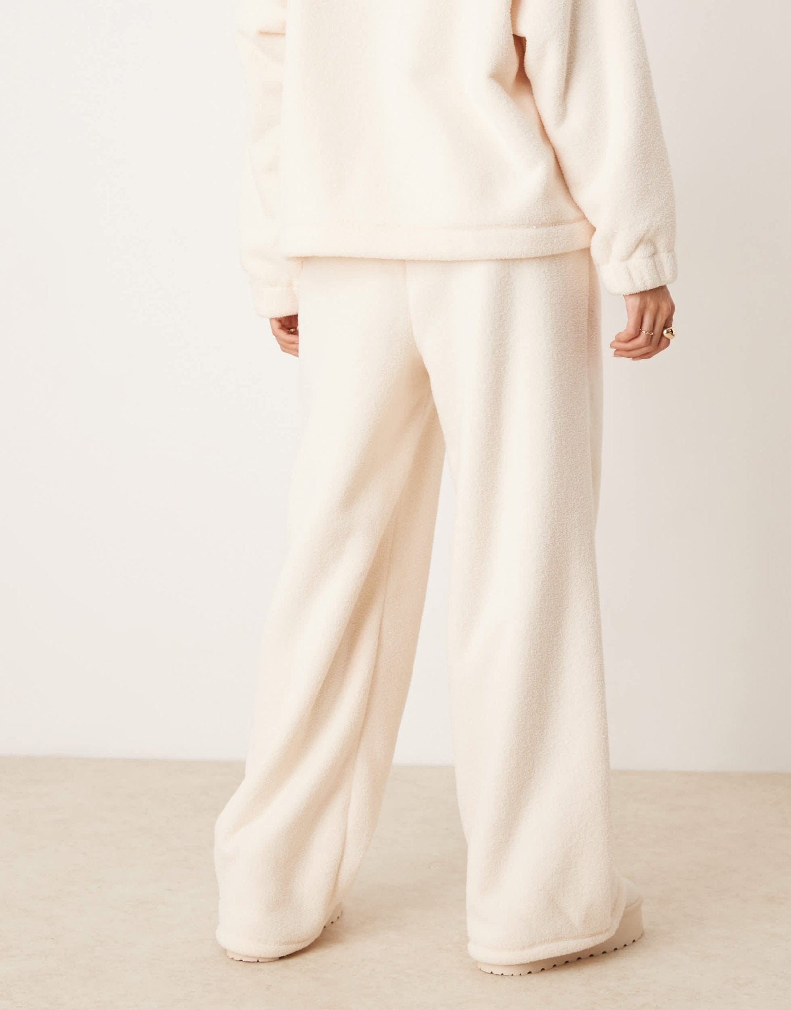 ASOS DESIGN lounge microfleece wide leg trouser in cream - ASOS Sample Sale