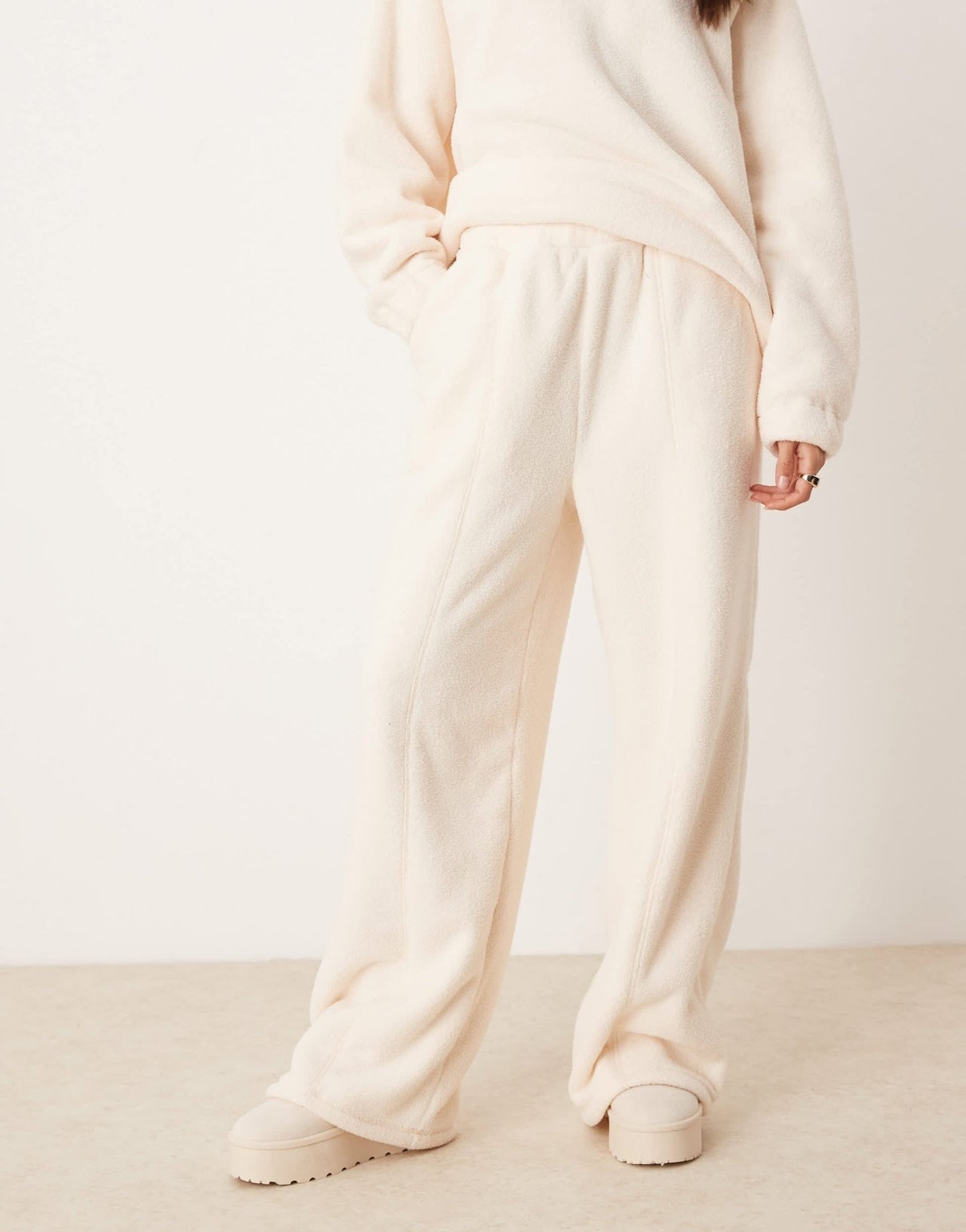 ASOS DESIGN lounge microfleece wide leg trouser in cream - ASOS Sample Sale