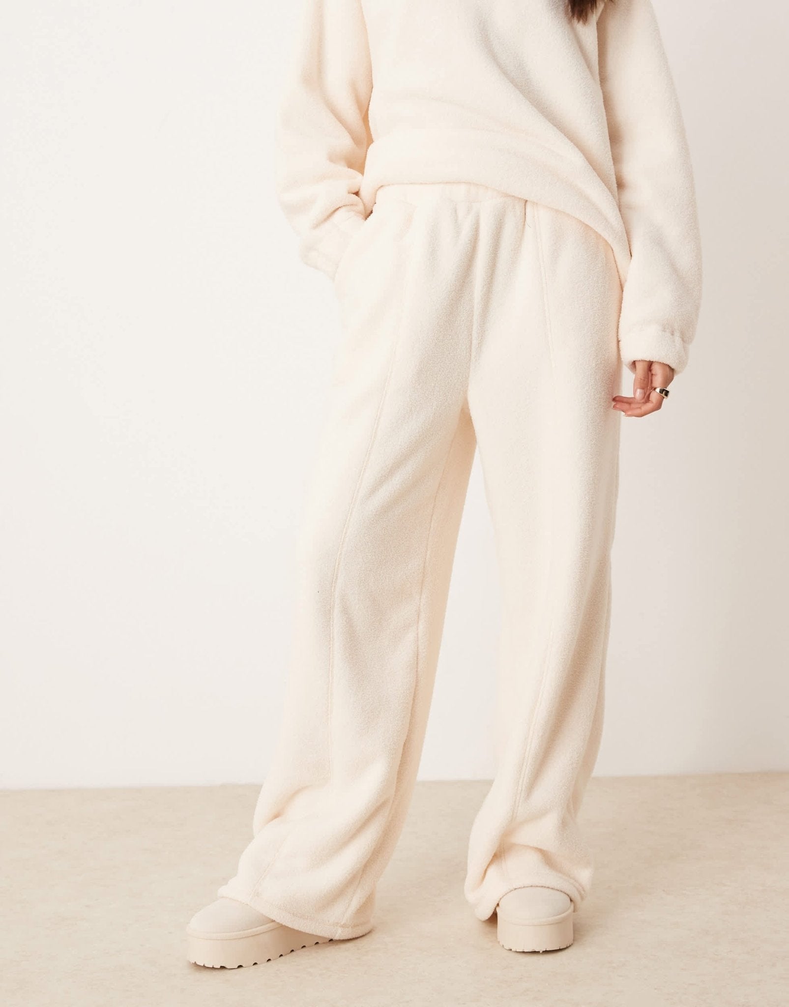 ASOS DESIGN lounge microfleece wide leg trouser in cream - ASOS Sample Sale