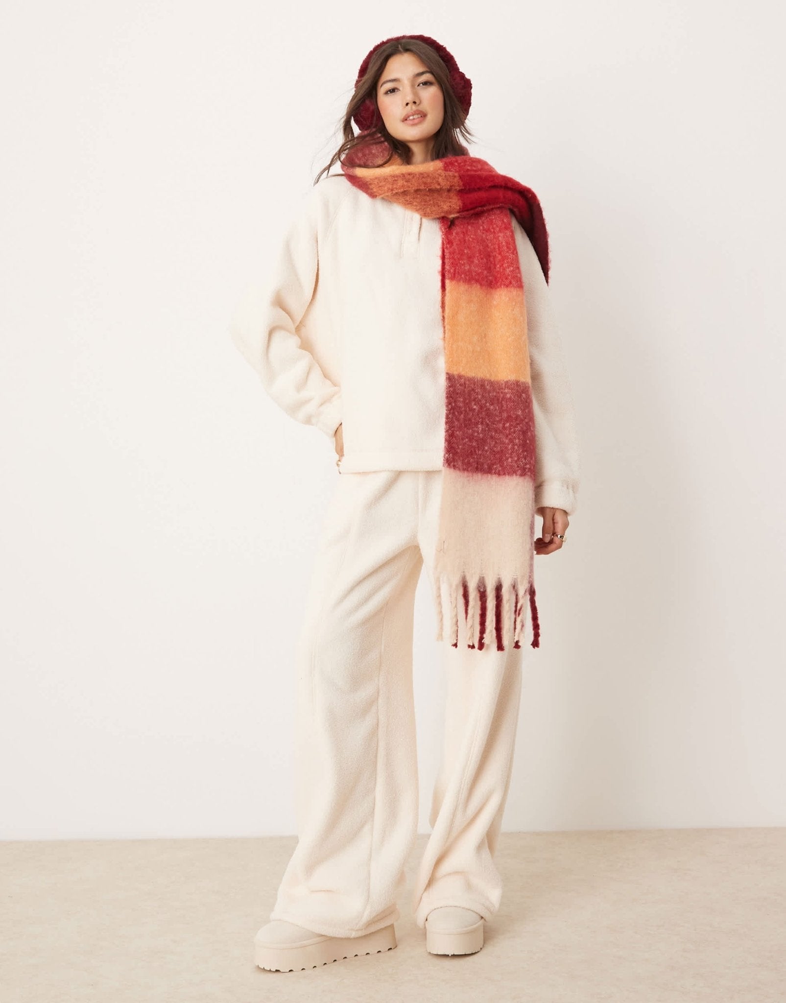 ASOS DESIGN lounge microfleece wide leg trouser in cream - ASOS Sample Sale