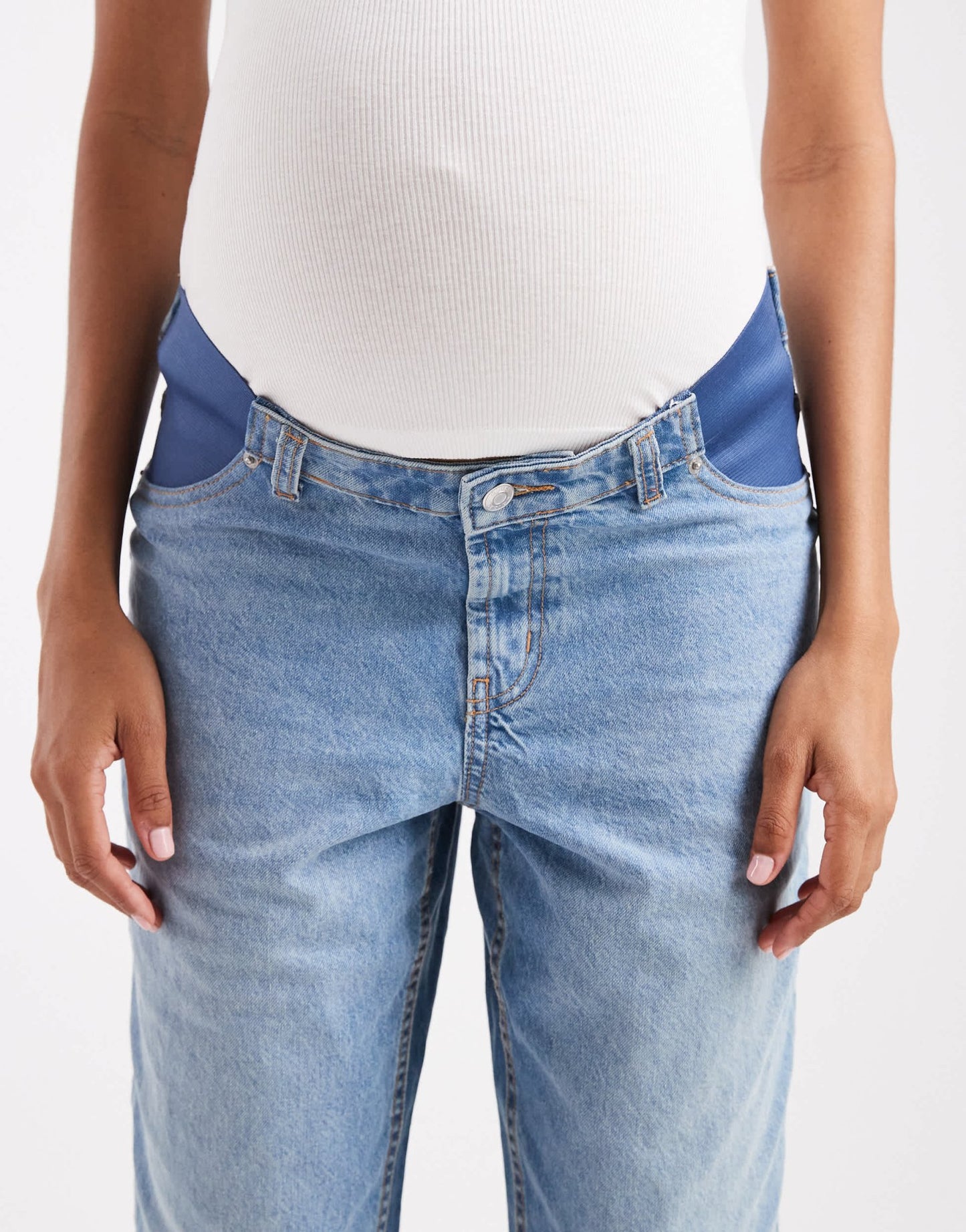 ASOS DESIGN Maternity high rise relaxed mom jeans in pale wash - ASOS Sample Sale