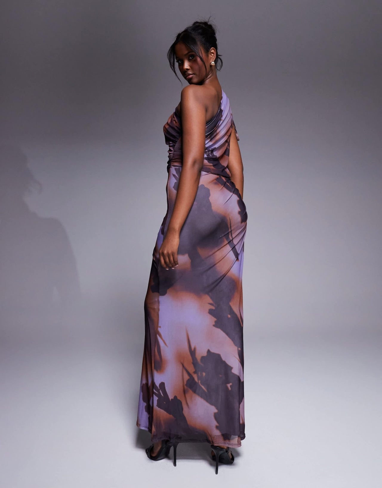 ASOS DESIGN mesh channelled tie one shoulder midi dress with slash cut out in blurred purple print - ASOS Sample Sale
