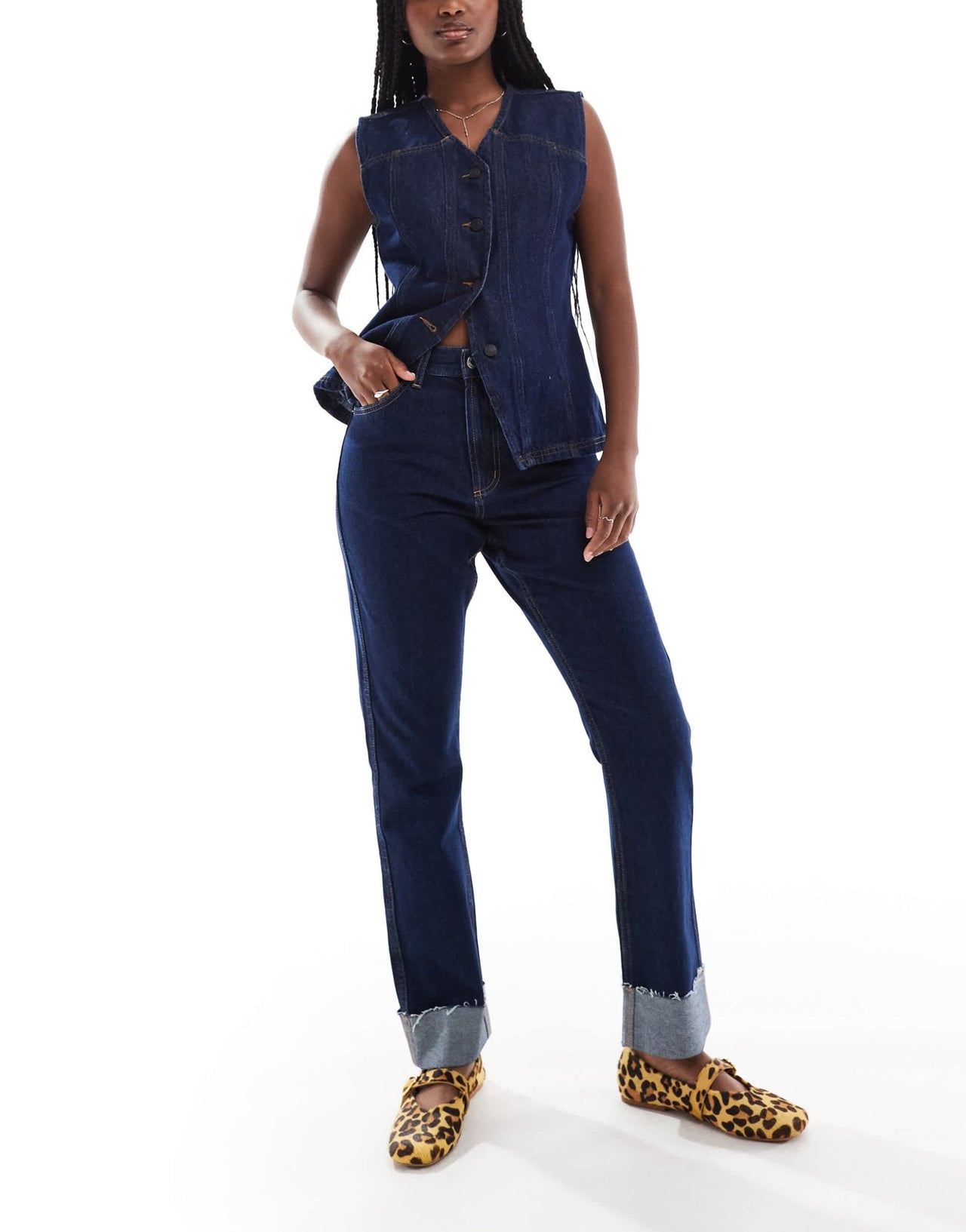 ASOS DESIGN mid rise straight jean with turn up in rinse wash - ASOS Sample Sale