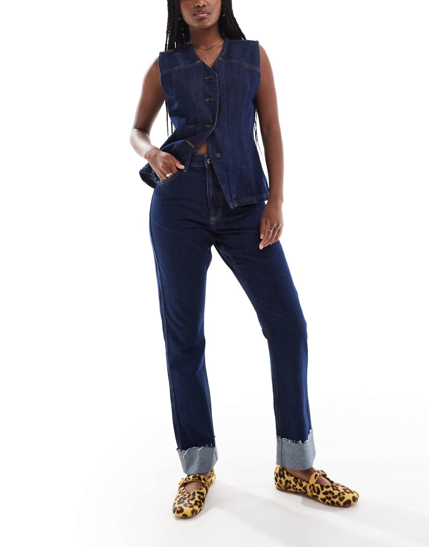 ASOS DESIGN mid rise straight jean with turn up in rinse wash - ASOS Sample Sale