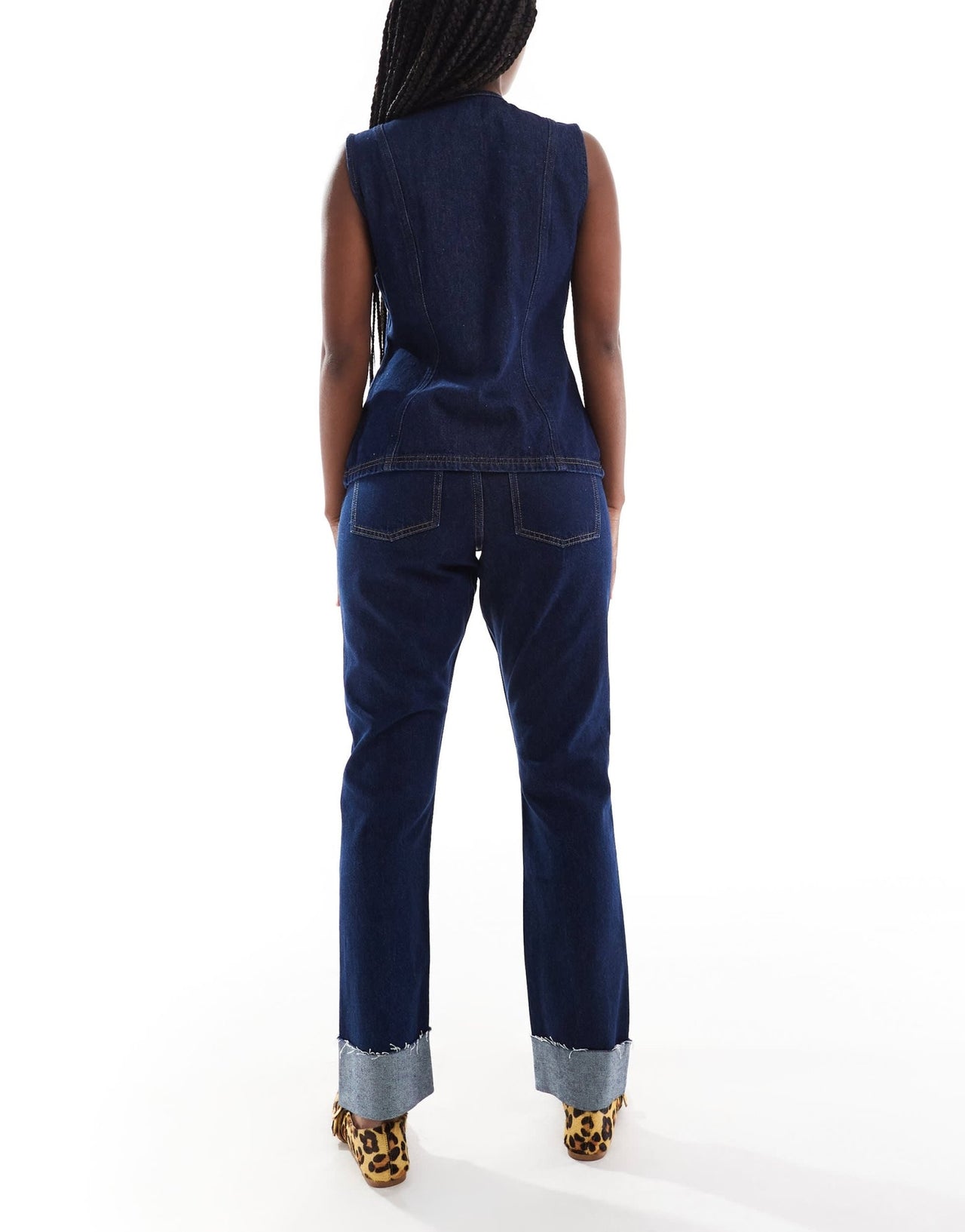ASOS DESIGN mid rise straight jean with turn up in rinse wash - ASOS Sample Sale