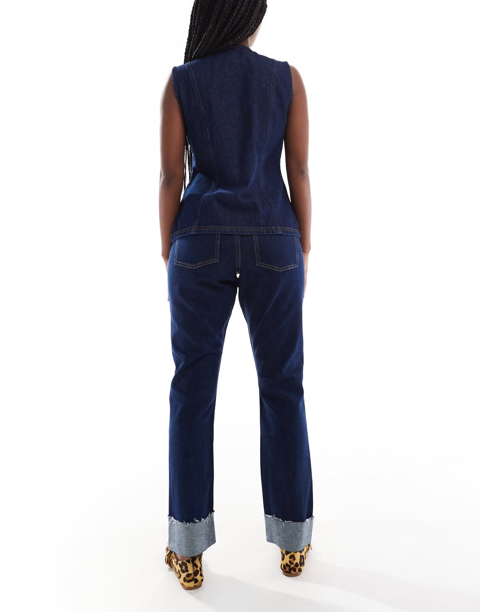 ASOS DESIGN mid rise straight jean with turn up in rinse wash - ASOS Sample Sale