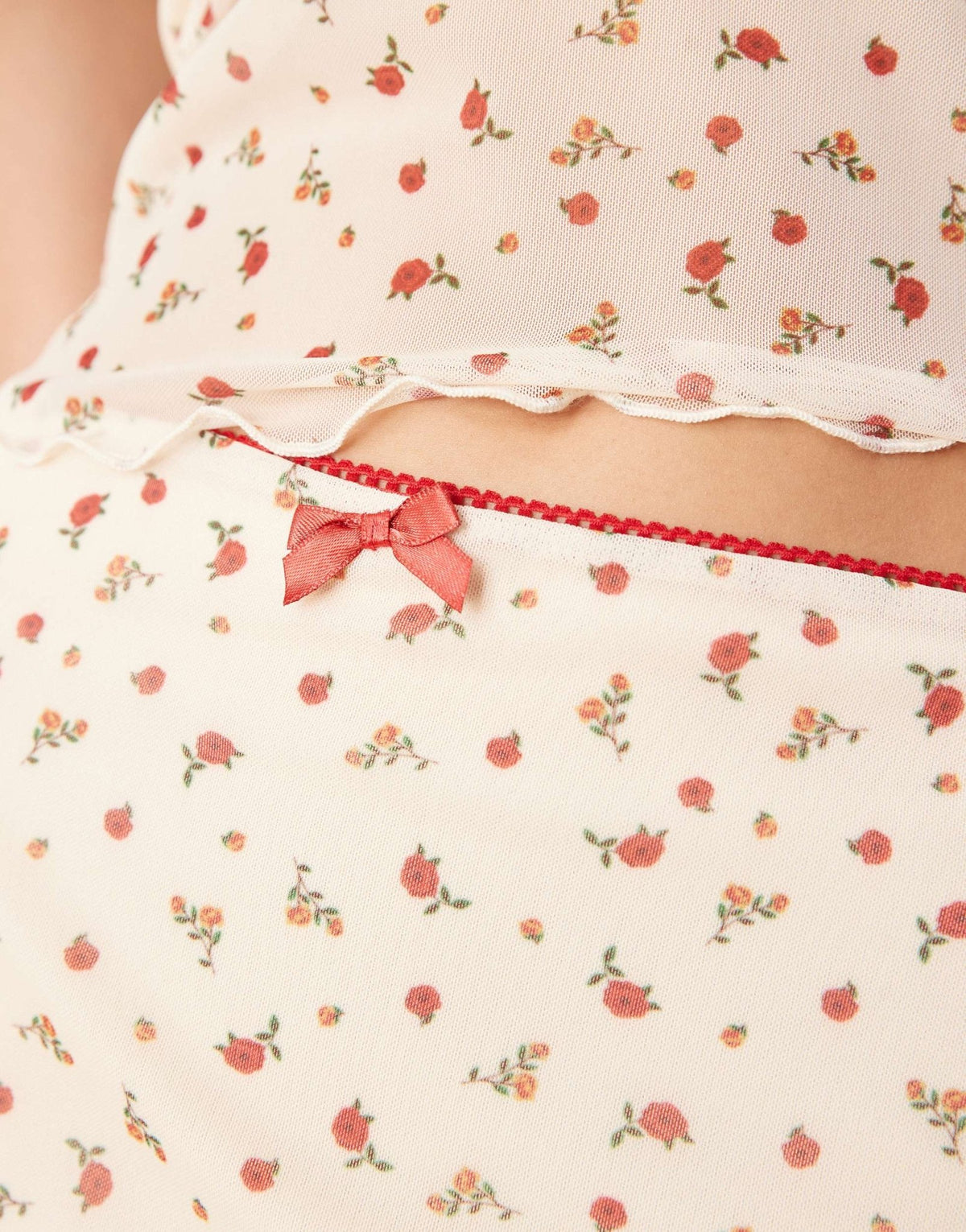 ASOS DESIGN mini skirt with lace trim in ditsy floral print - ASOS Sample Sale