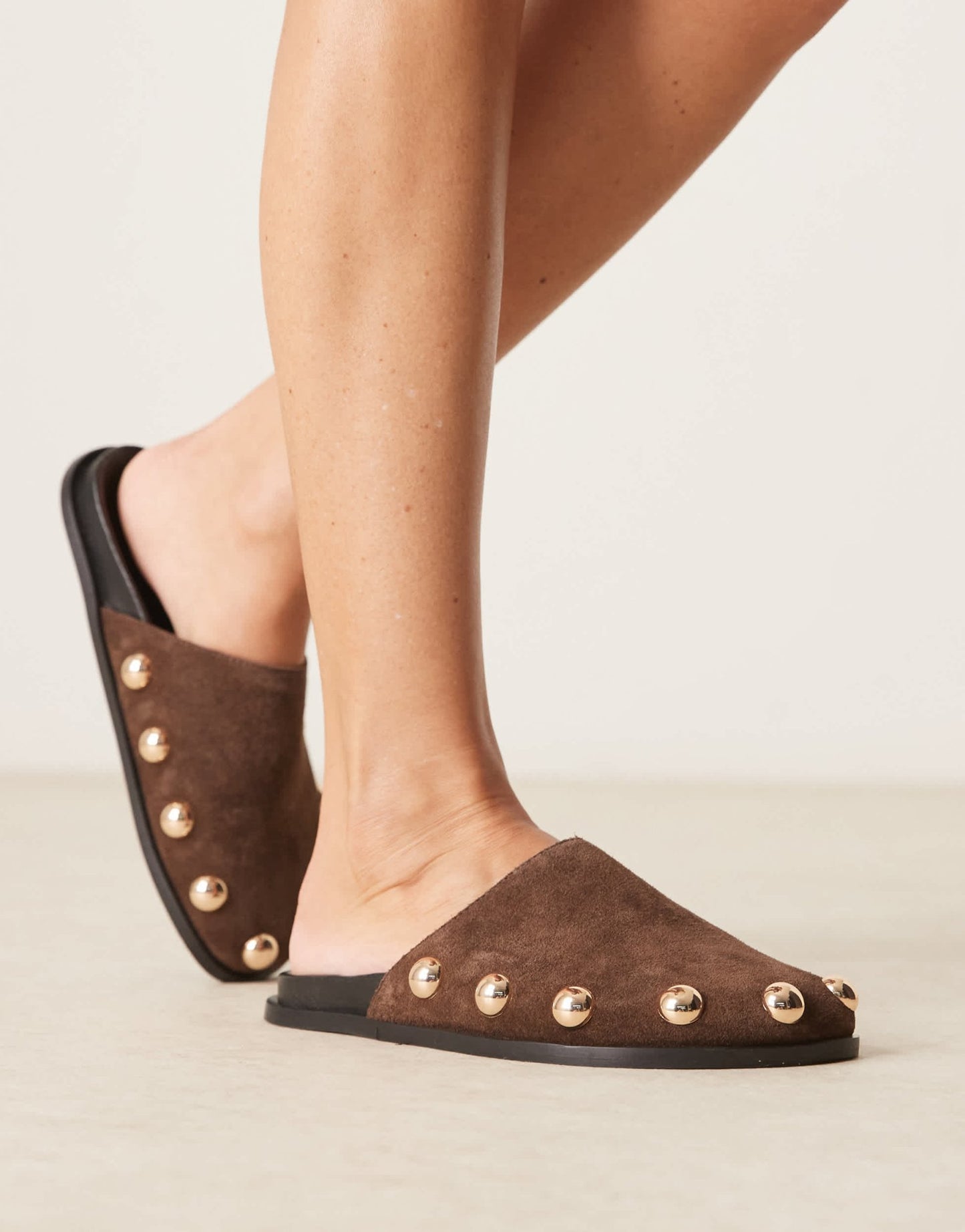ASOS DESIGN Motion leather flat mule in brown suede - ASOS Sample Sale