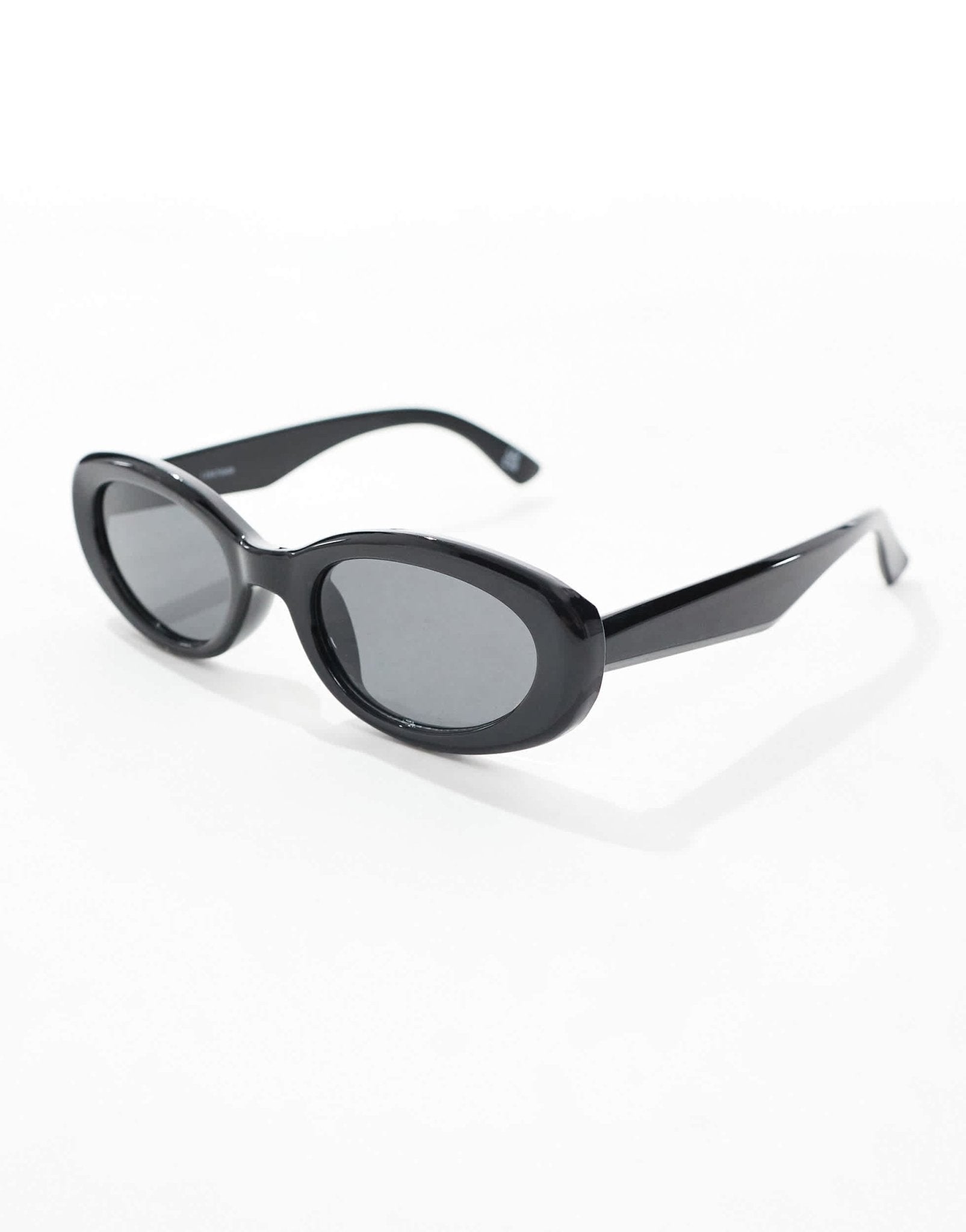 ASOS DESIGN oval sunglasses in shiny black - ASOS Sample Sale
