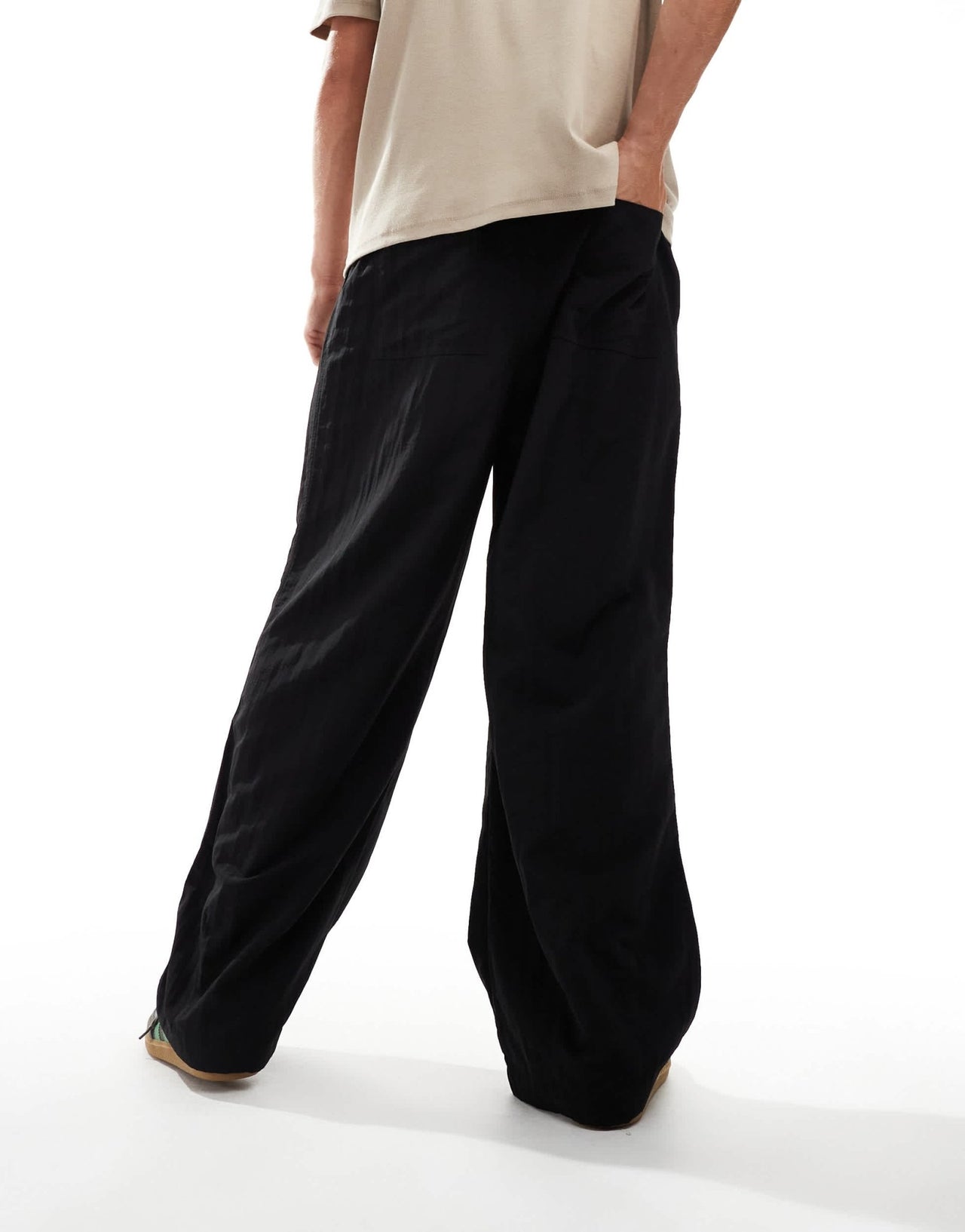 ASOS DESIGN oversized baggy chinos with pleats in black - ASOS Sample Sale