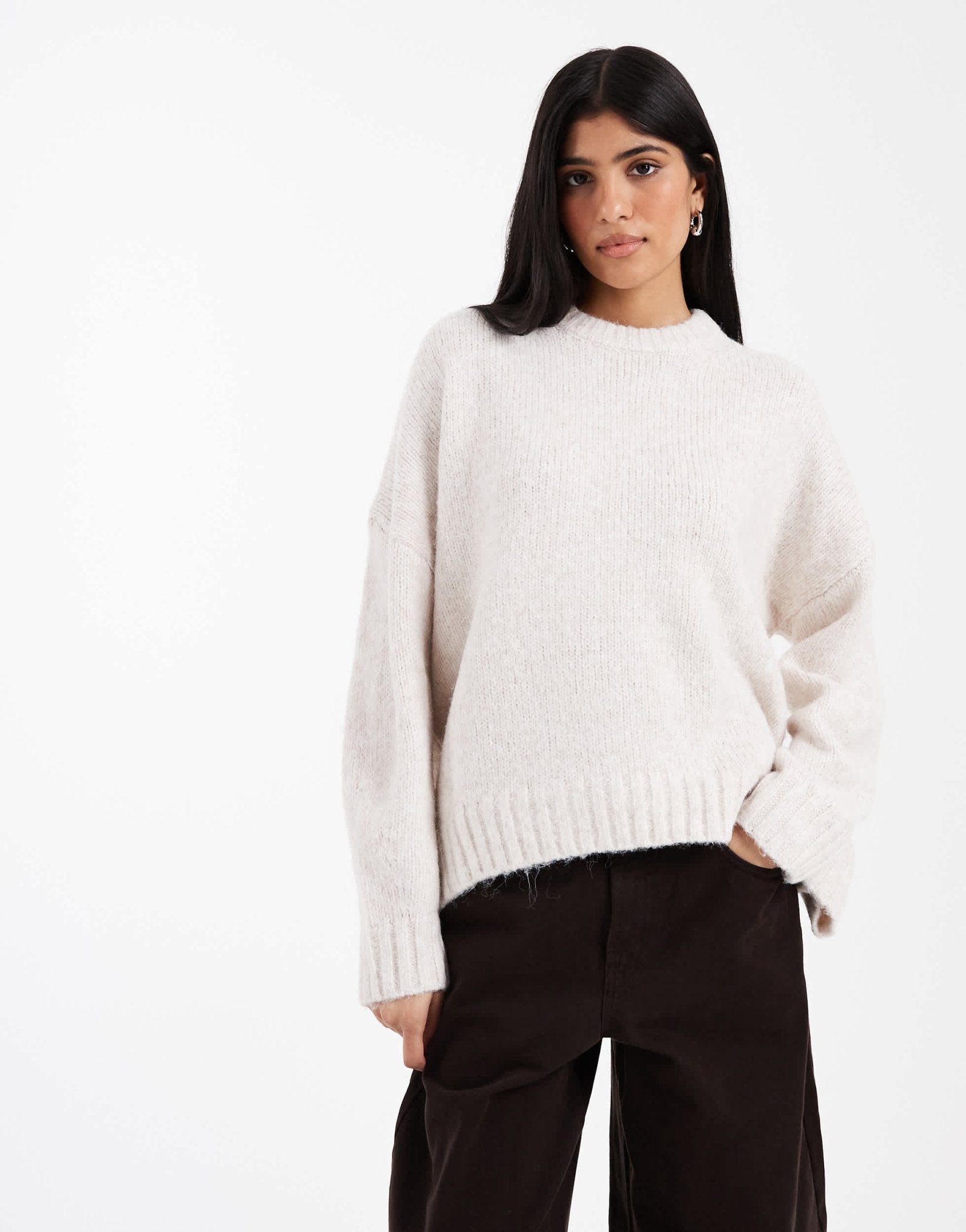 ASOS DESIGN oversized crew neck jumper with curved hem in cream – ASOS ...