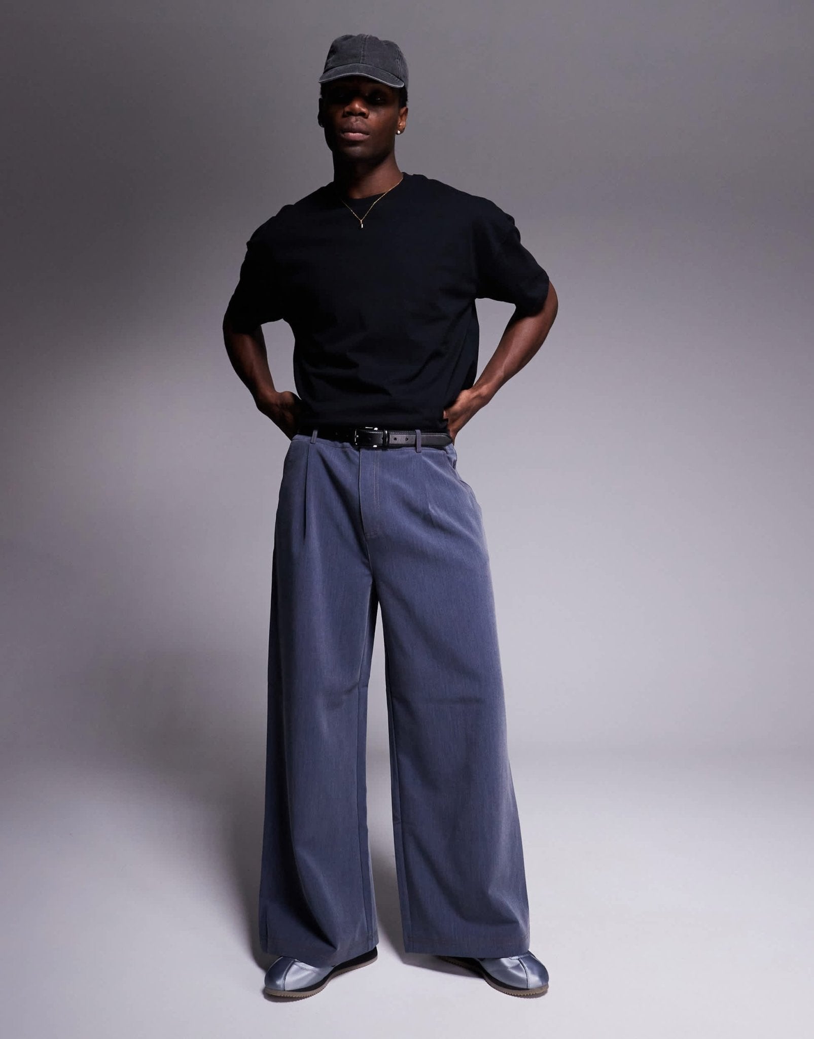 ASOS DESIGN oversized dropped shoulder t-shirt with celestial graphic in black - ASOS Sample Sale