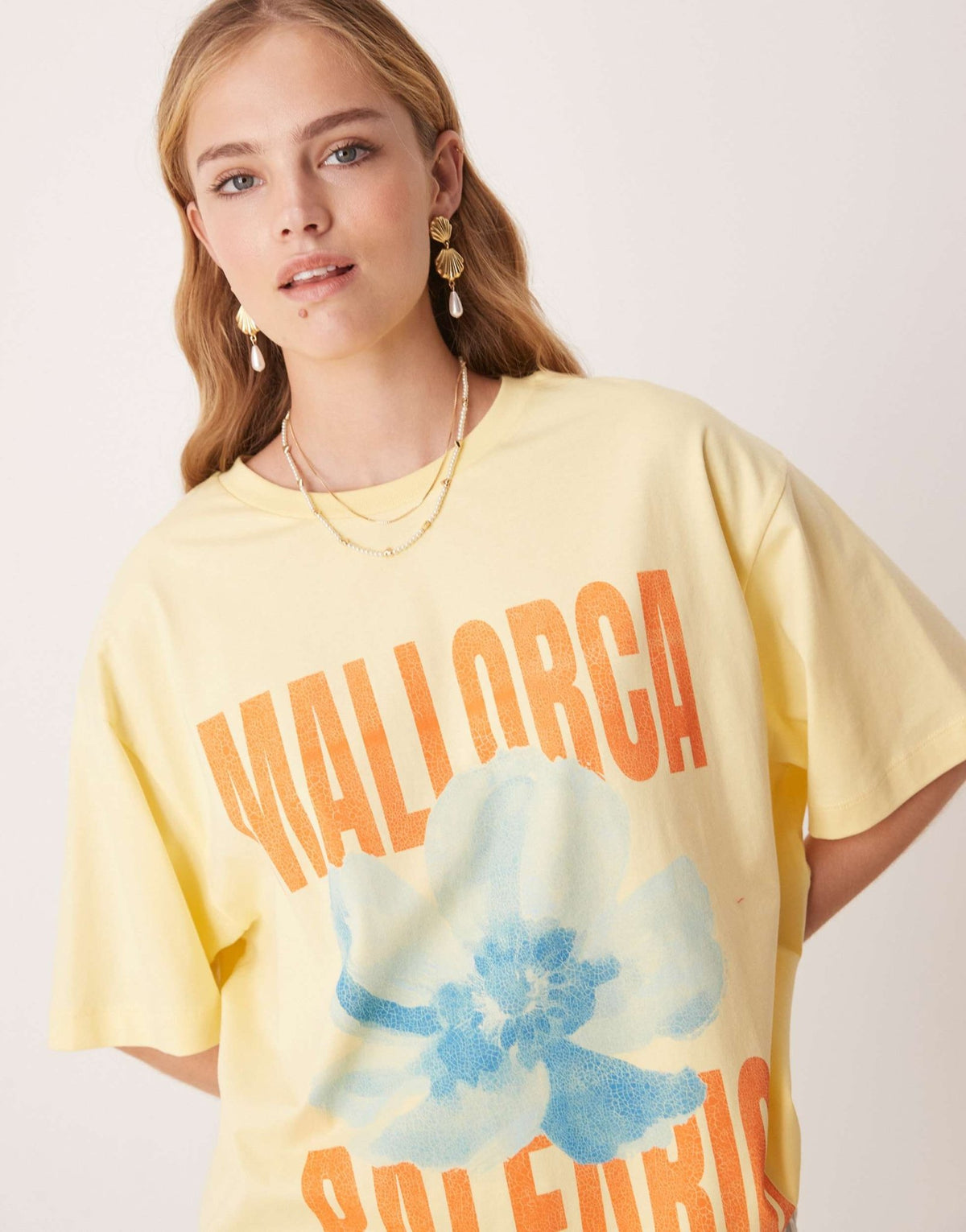 ASOS DESIGN oversized t-shirt with Mallorca graphic in yellow - ASOS Sample Sale