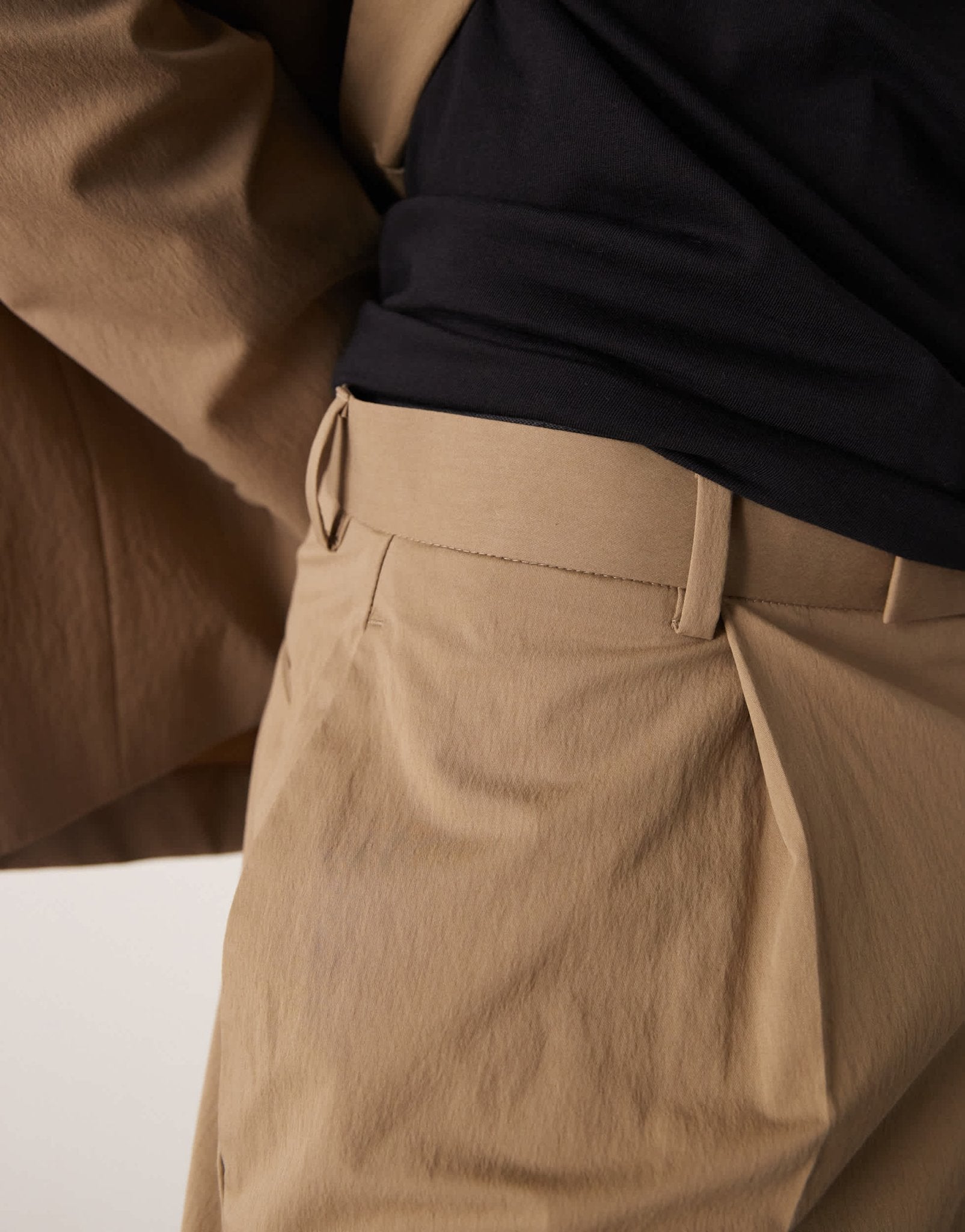 ASOS DESIGN oversized tapered front pleat suit trousers in khaki techy fabric - ASOS Sample Sale
