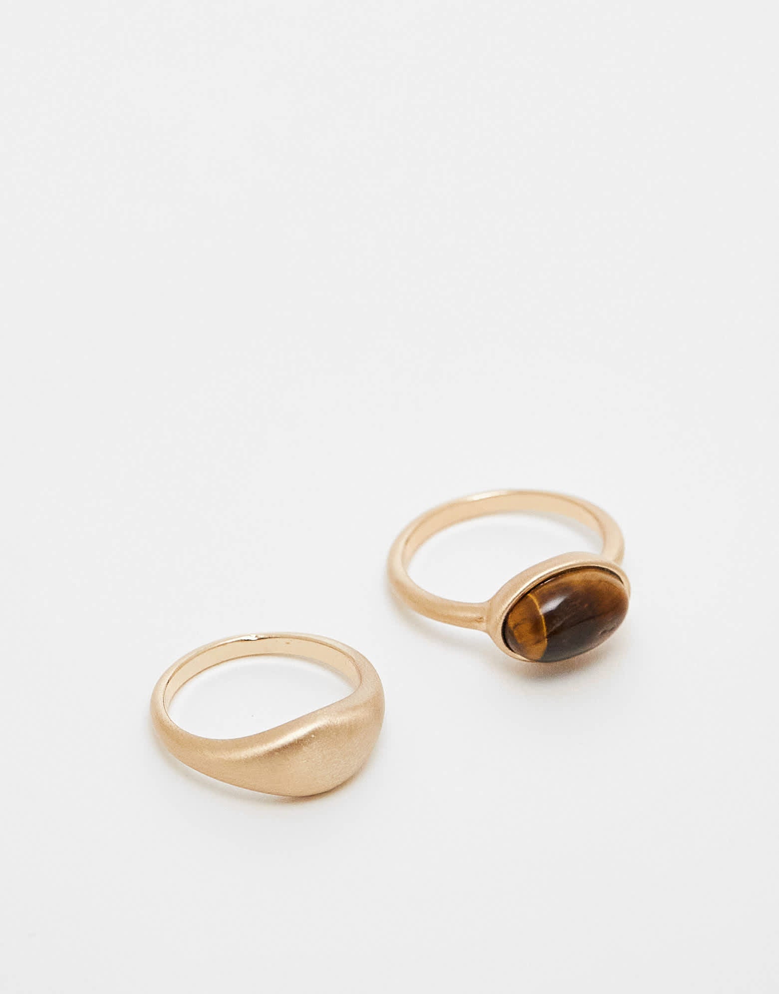 ASOS DESIGN pack of 2 stone set rings with real tigers eye in brushed gold tone - ASOS Sample Sale