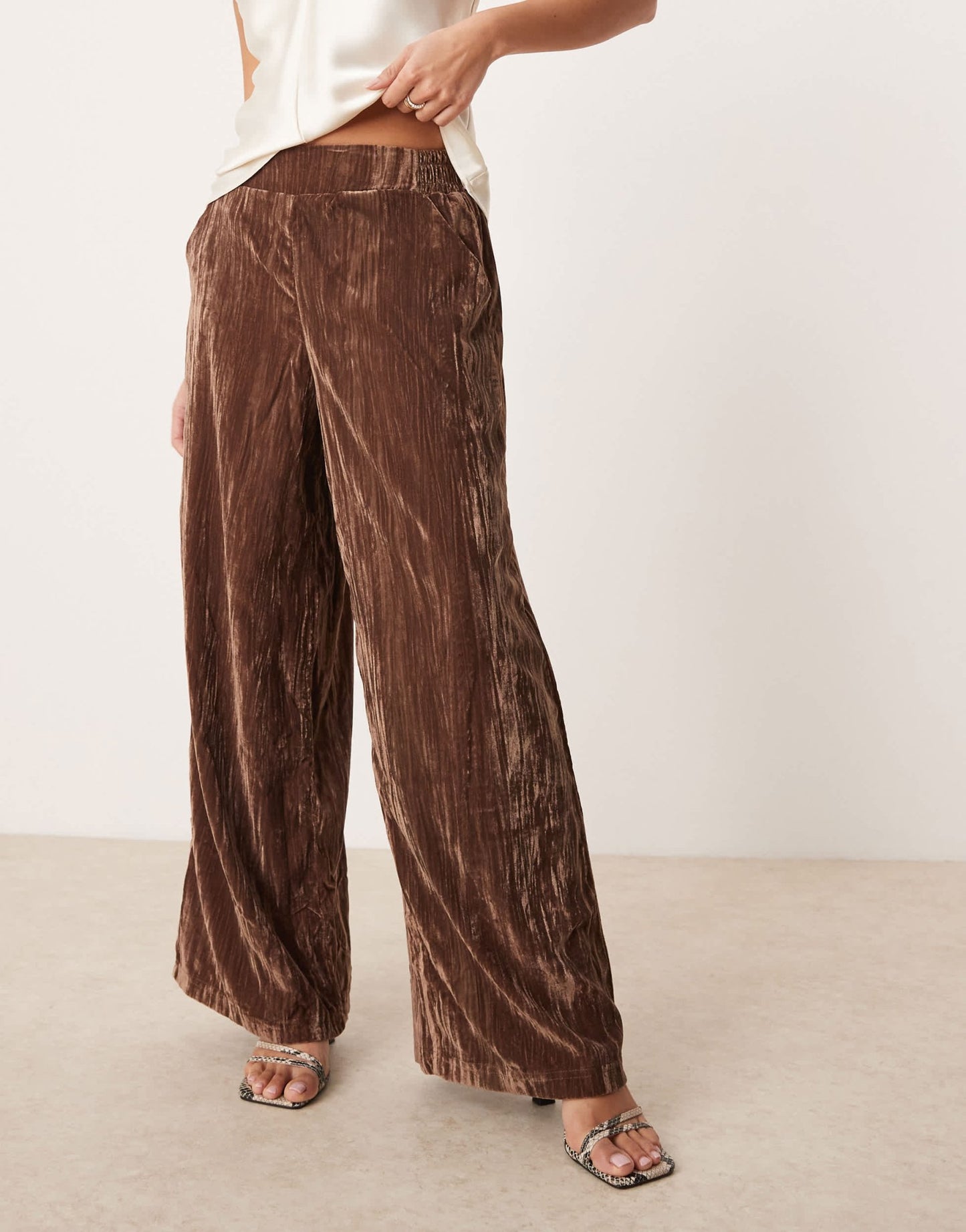 ASOS DESIGN Petite crinkle velvet pull on trousers in chocolate - ASOS Sample Sale