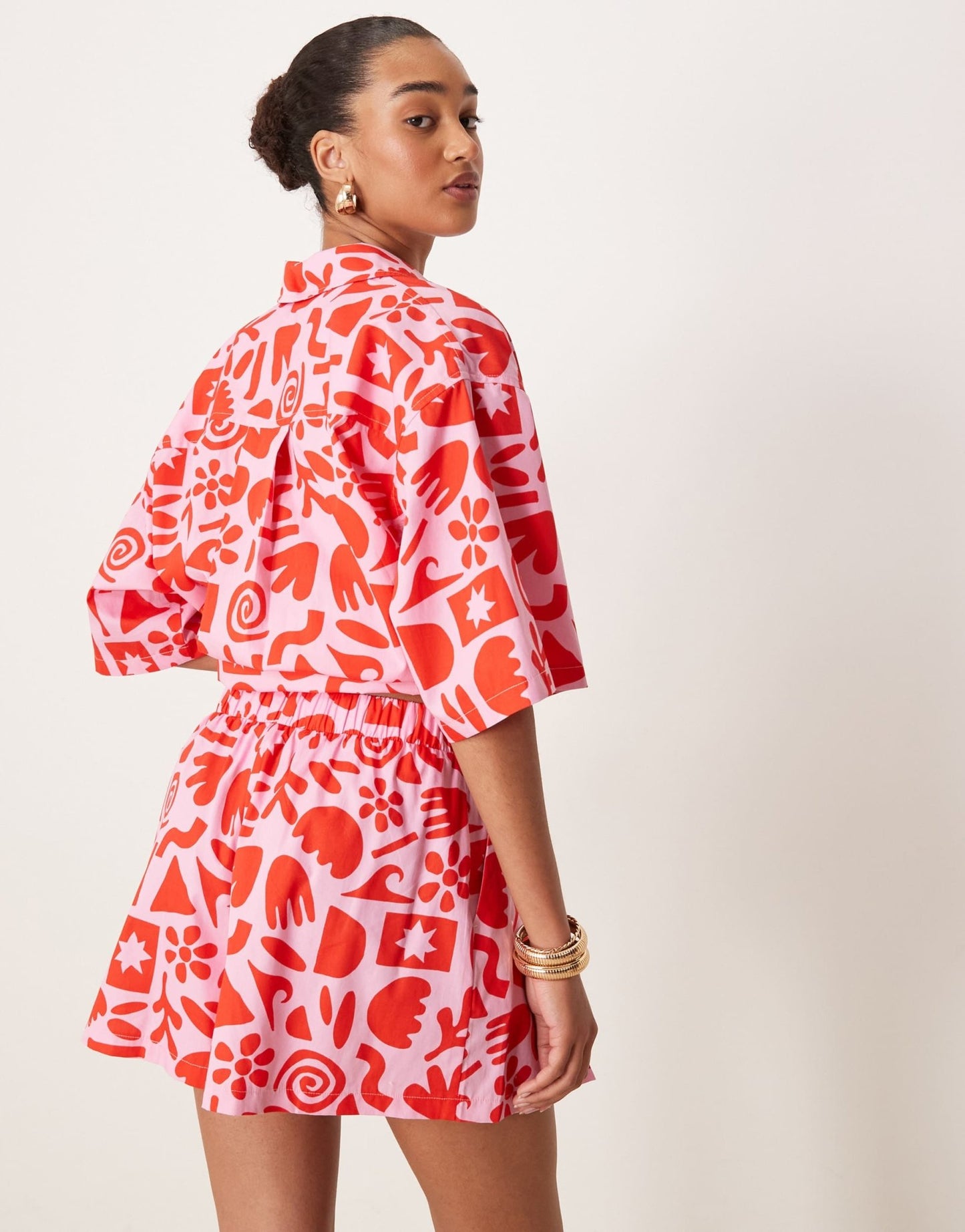ASOS DESIGN pull on flippy shorts co-ord with pleat detail in arty print - ASOS Sample Sale
