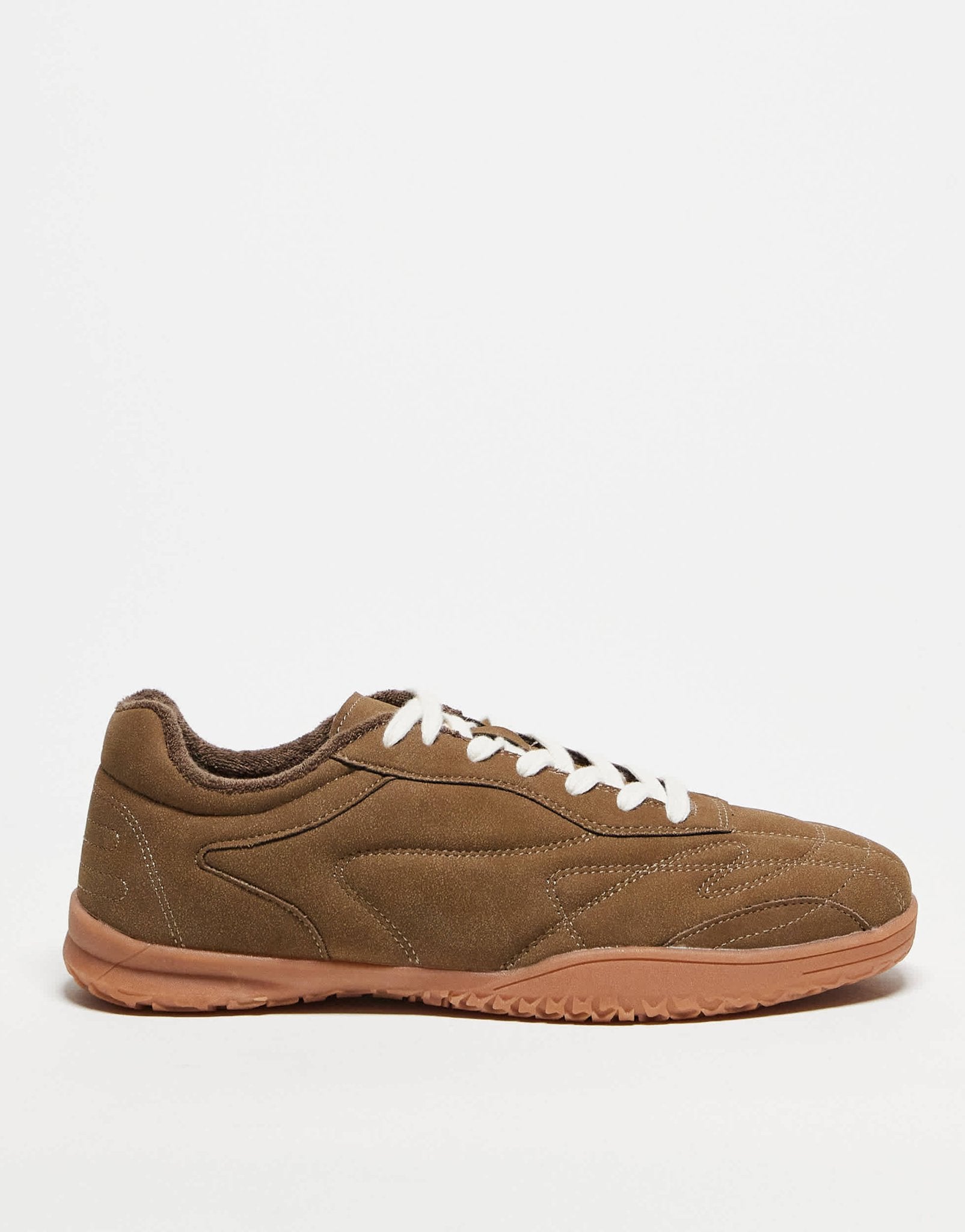 ASOS DESIGN retro trainers in brown with gum sole – ASOS Sample Sale