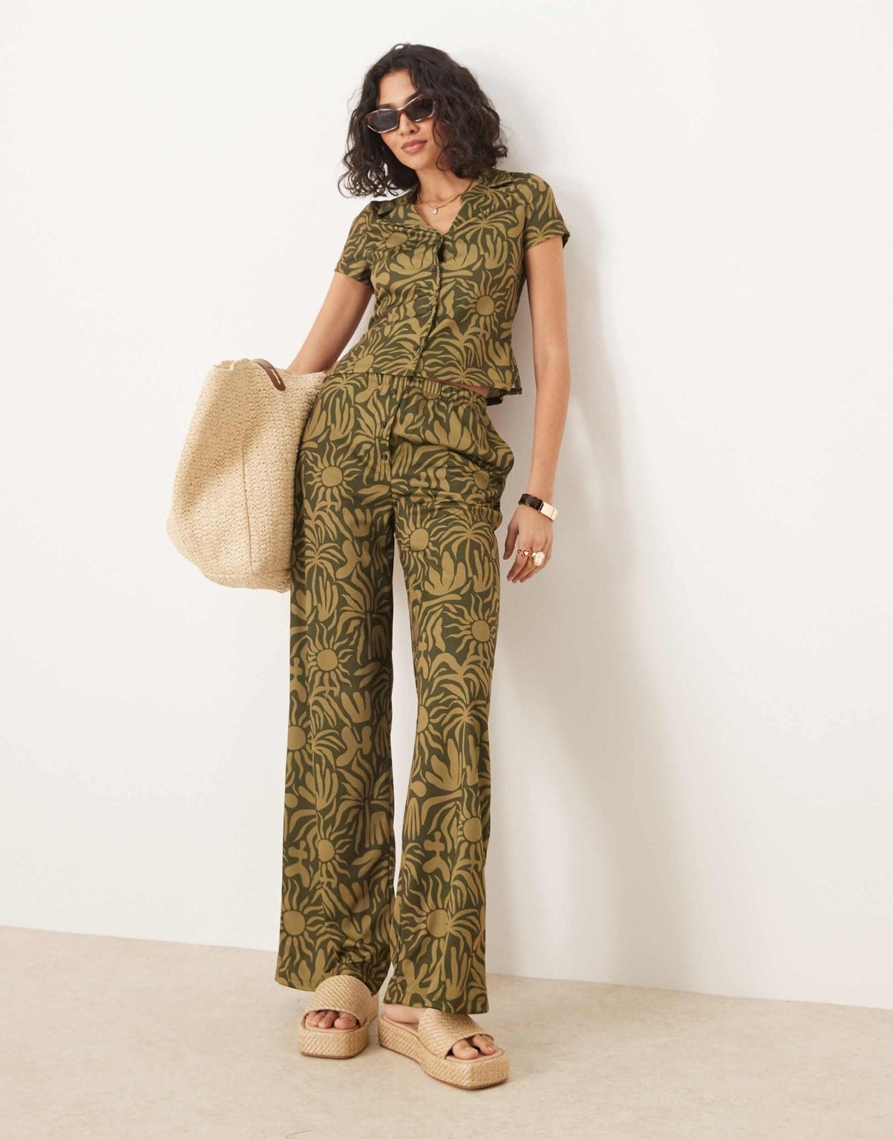 ASOS DESIGN shrunken revere shirt co - ord in floral print in khaki - ASOS Sample Sale