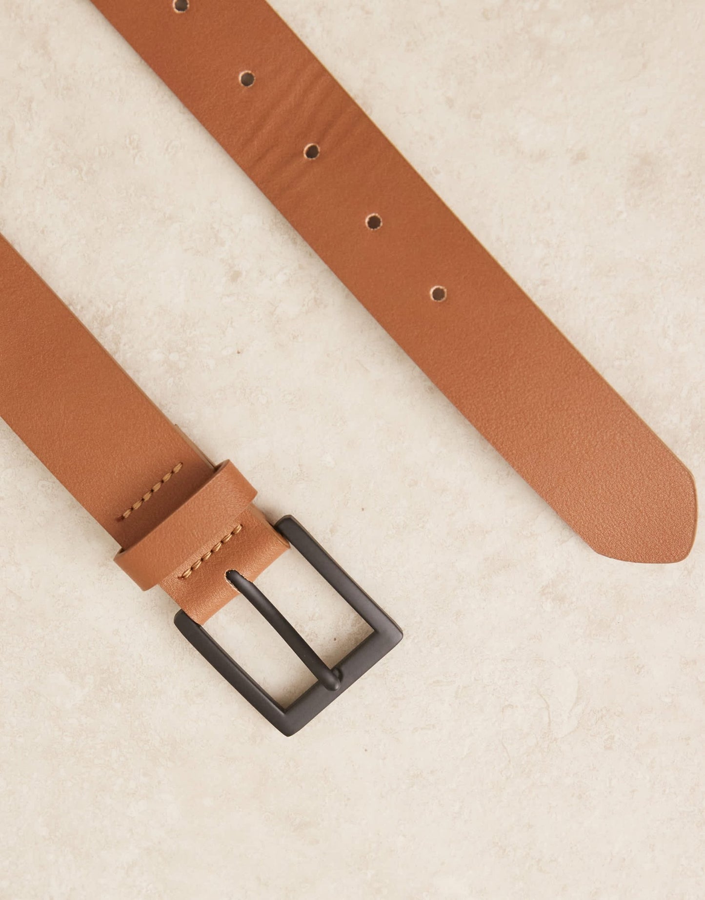 ASOS DESIGN slim smart belt with contrast buckle in tan faux leather - ASOS Sample Sale