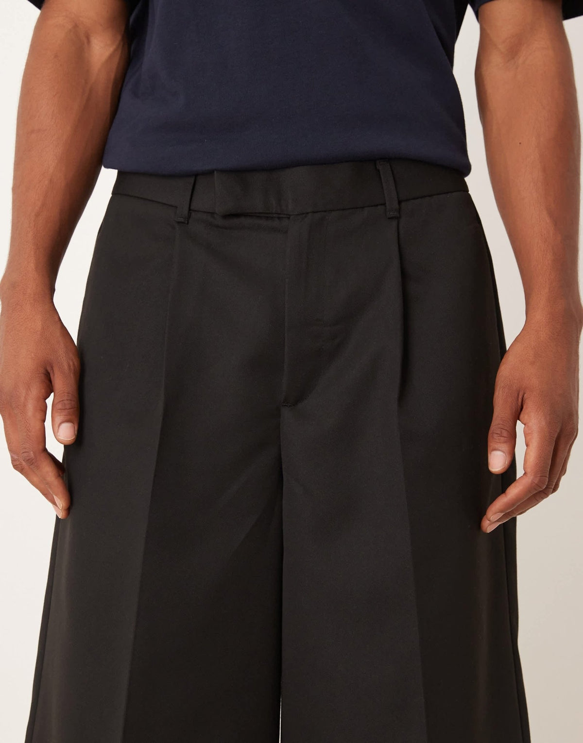 ASOS DESIGN smart oversized bermuda shorts with front pleat in black - ASOS Sample Sale