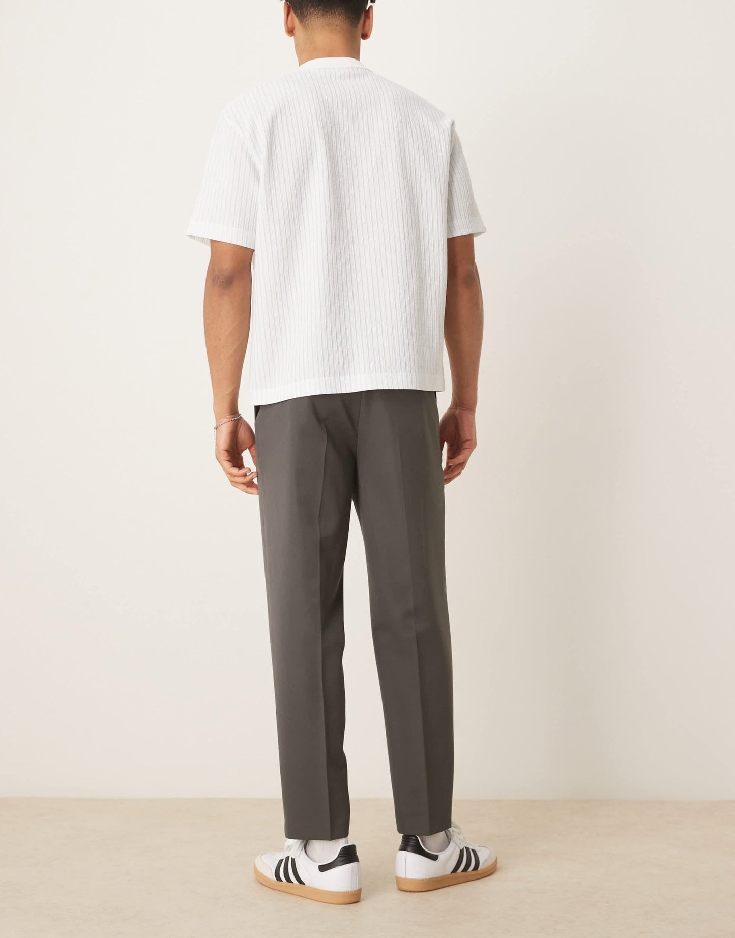 ASOS DESIGN smart relaxed tapered trousers with front pleat in charcoal - ASOS Sample Sale