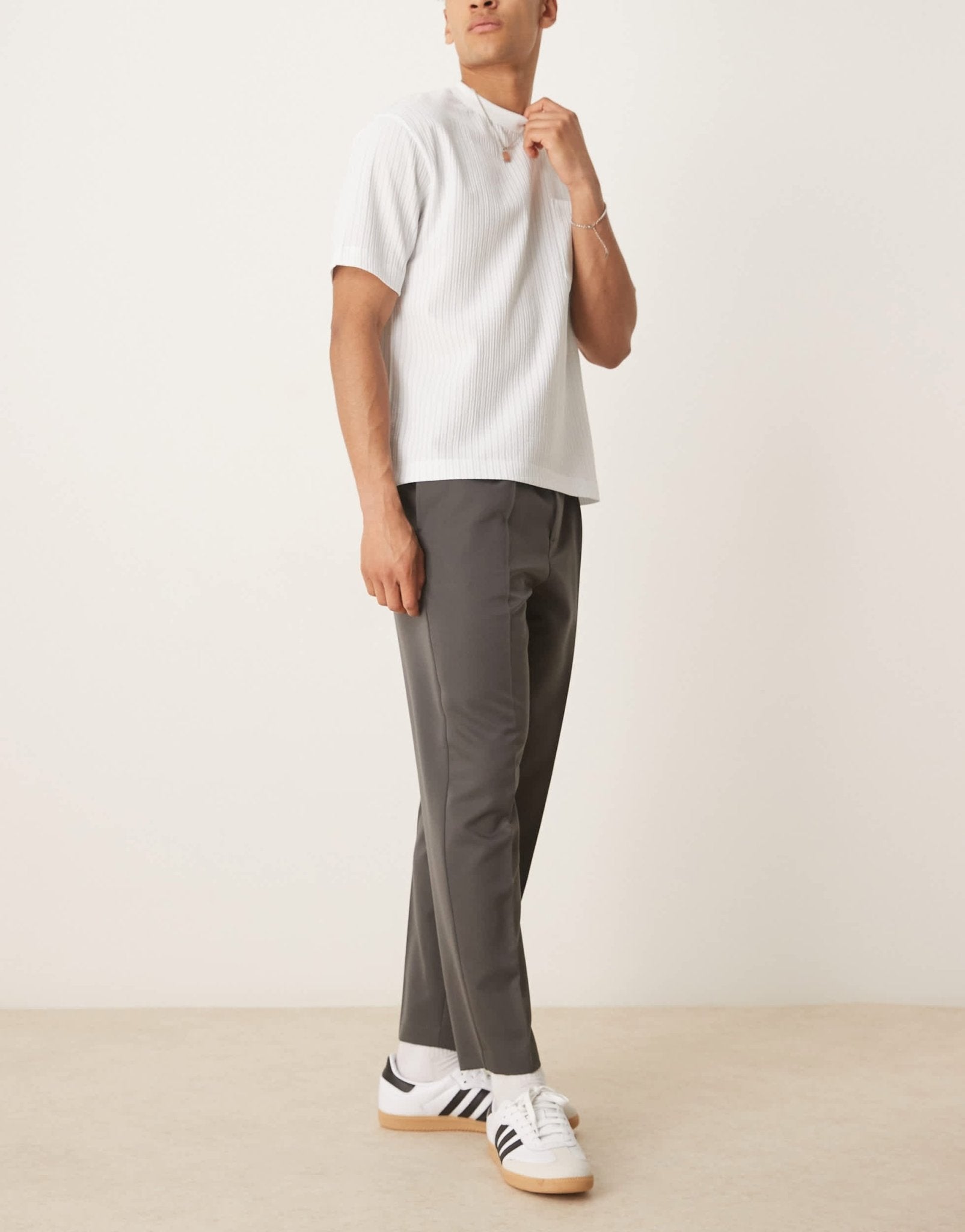 ASOS DESIGN smart relaxed tapered trousers with front pleat in charcoal - ASOS Sample Sale