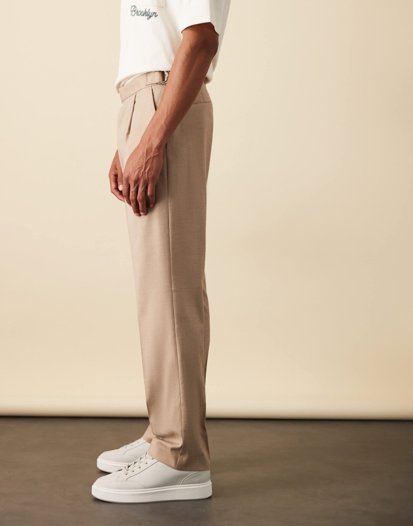 ASOS DESIGN smart straight leg trousers with side adjusters in stone linen look with front pleat - ASOS Sample Sale
