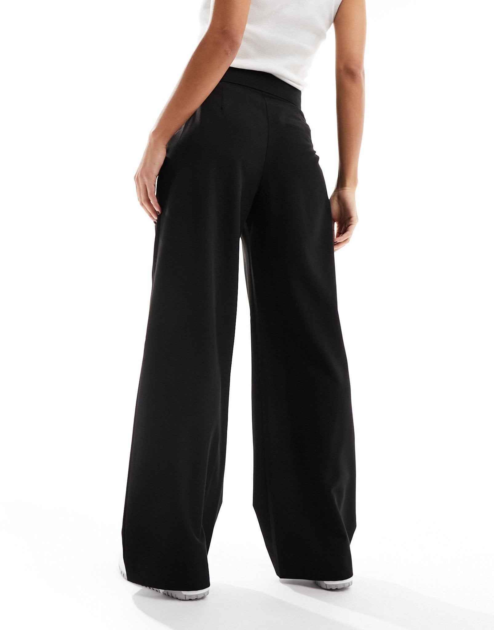 ASOS DESIGN tailored wide leg trouser with pleat detail in black - ASOS Sample Sale
