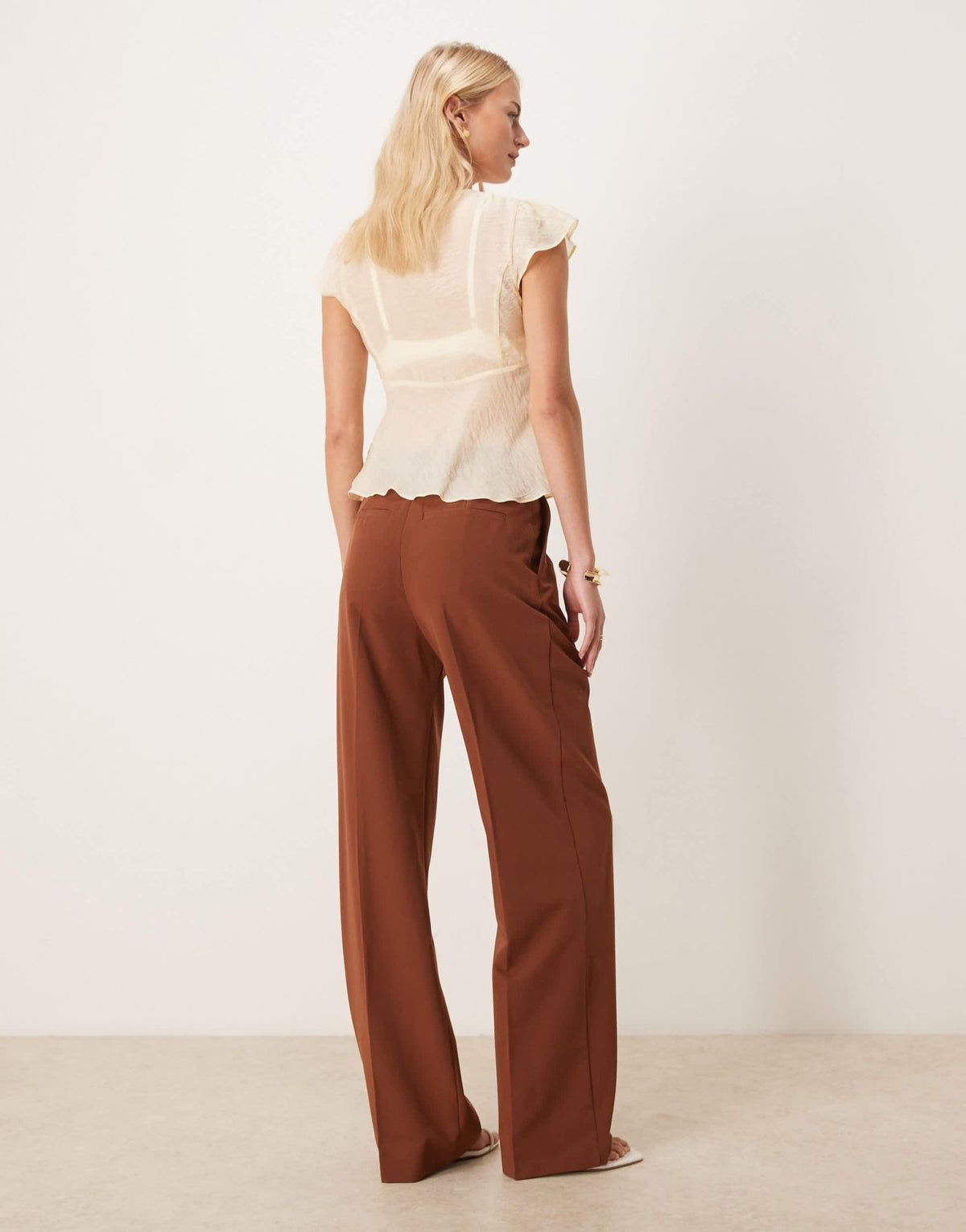 ASOS DESIGN Tall tailored wide leg trousers with pleat detail in dark caramel - ASOS Sample Sale