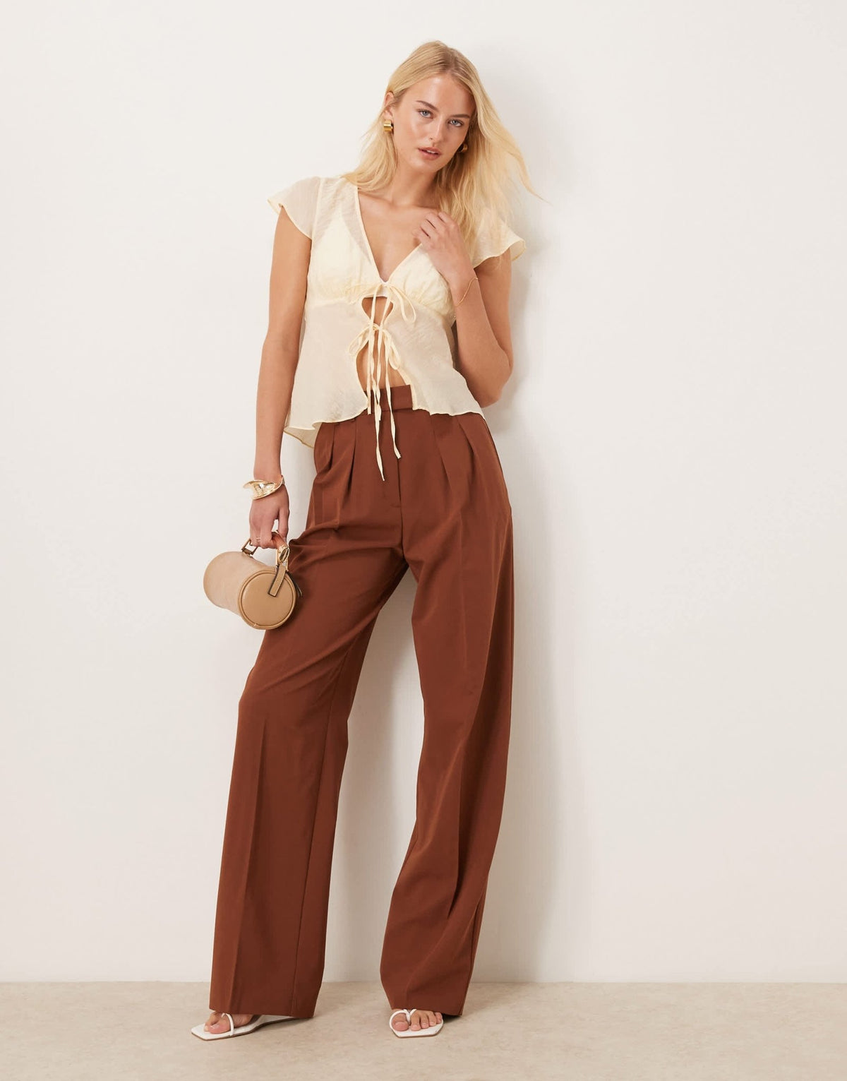 ASOS DESIGN Tall tailored wide leg trousers with pleat detail in dark caramel - ASOS Sample Sale