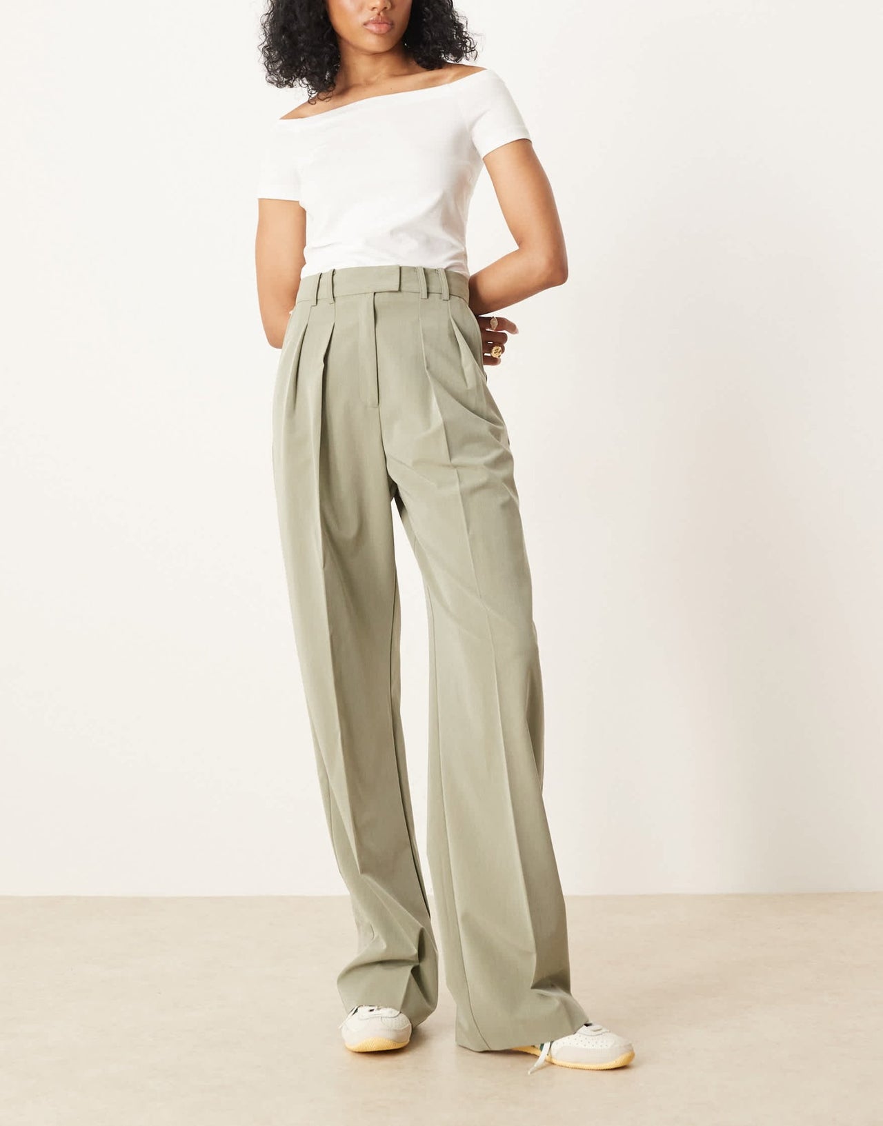 ASOS DESIGN Tall tailored wide leg trousers with pleat detail in khaki - ASOS Sample Sale