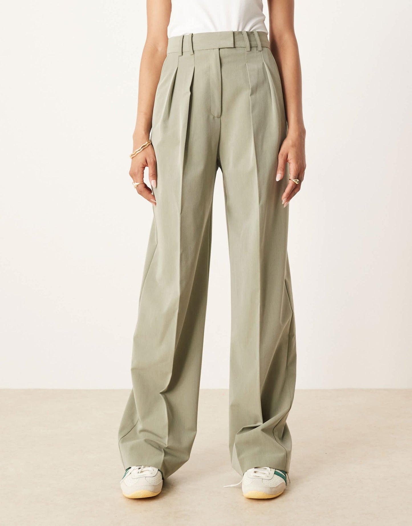 ASOS DESIGN Tall tailored wide leg trousers with pleat detail in khaki - ASOS Sample Sale