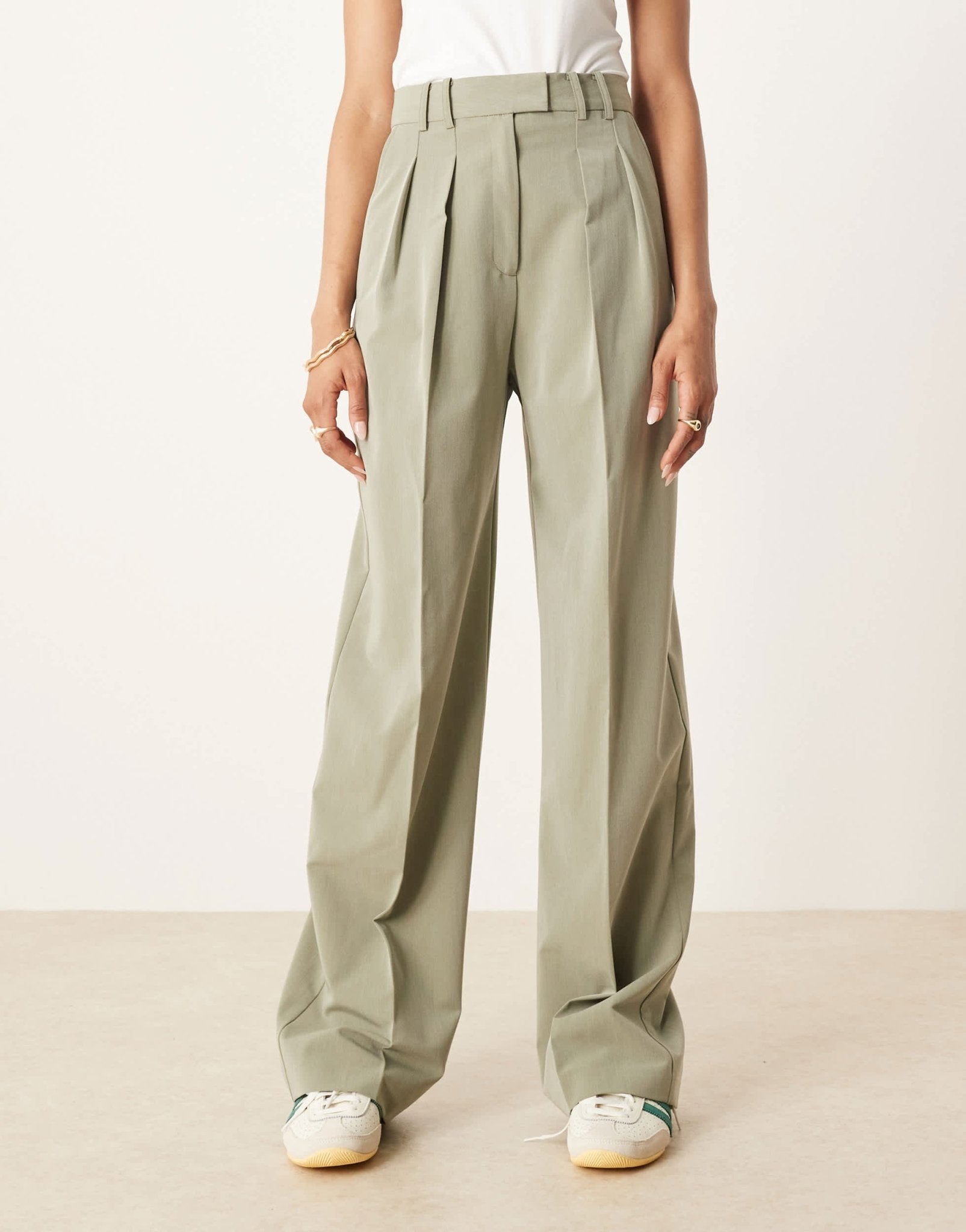 ASOS DESIGN Tall tailored wide leg trousers with pleat detail in khaki - ASOS Sample Sale
