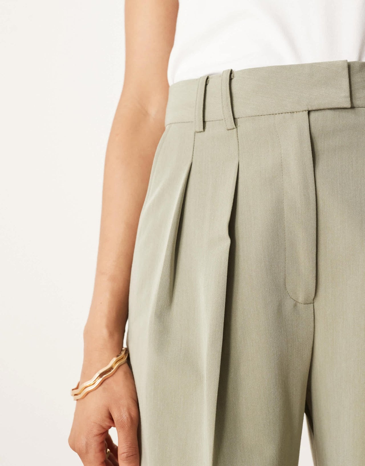 ASOS DESIGN Tall tailored wide leg trousers with pleat detail in khaki - ASOS Sample Sale