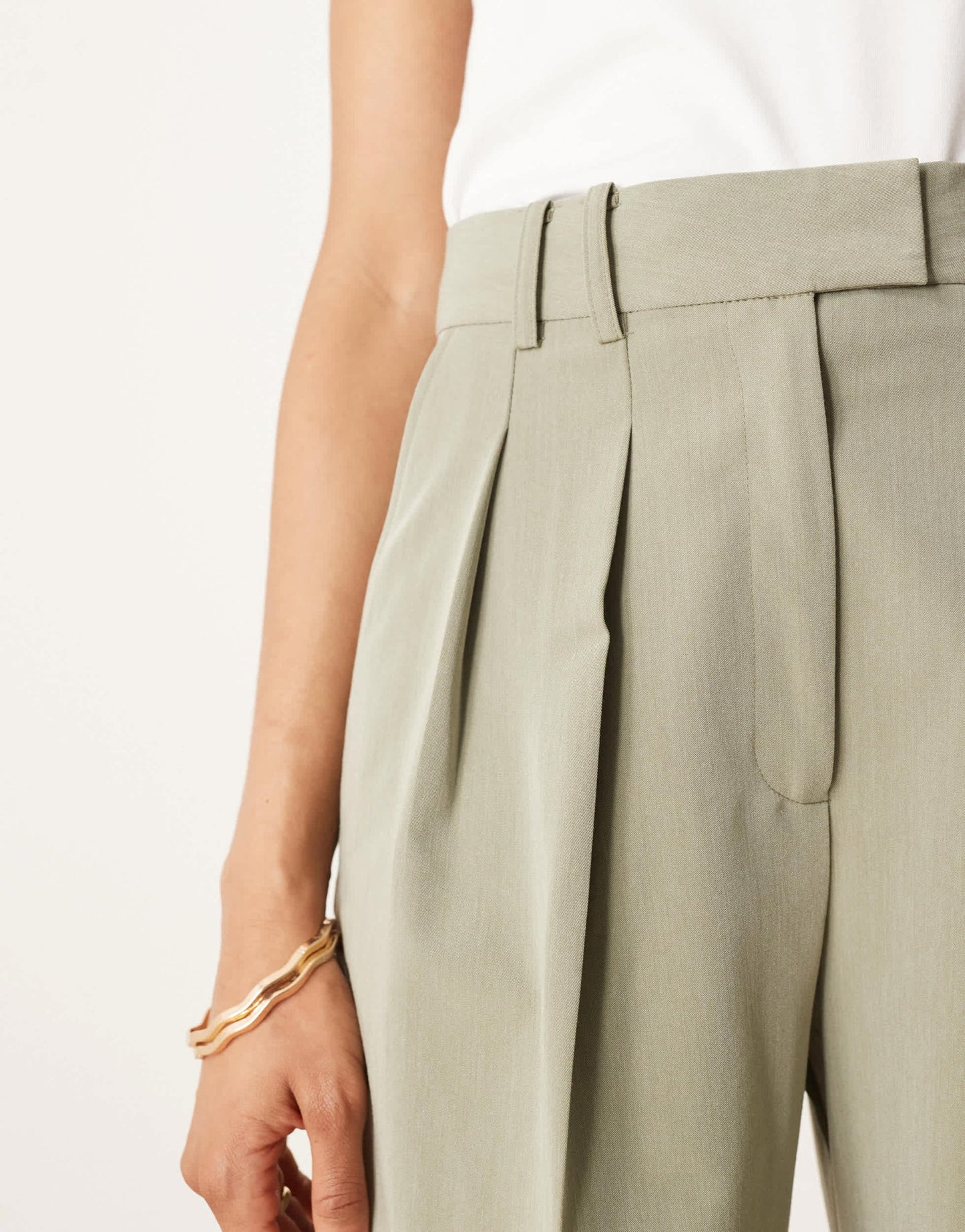 ASOS DESIGN Tall tailored wide leg trousers with pleat detail in khaki - ASOS Sample Sale