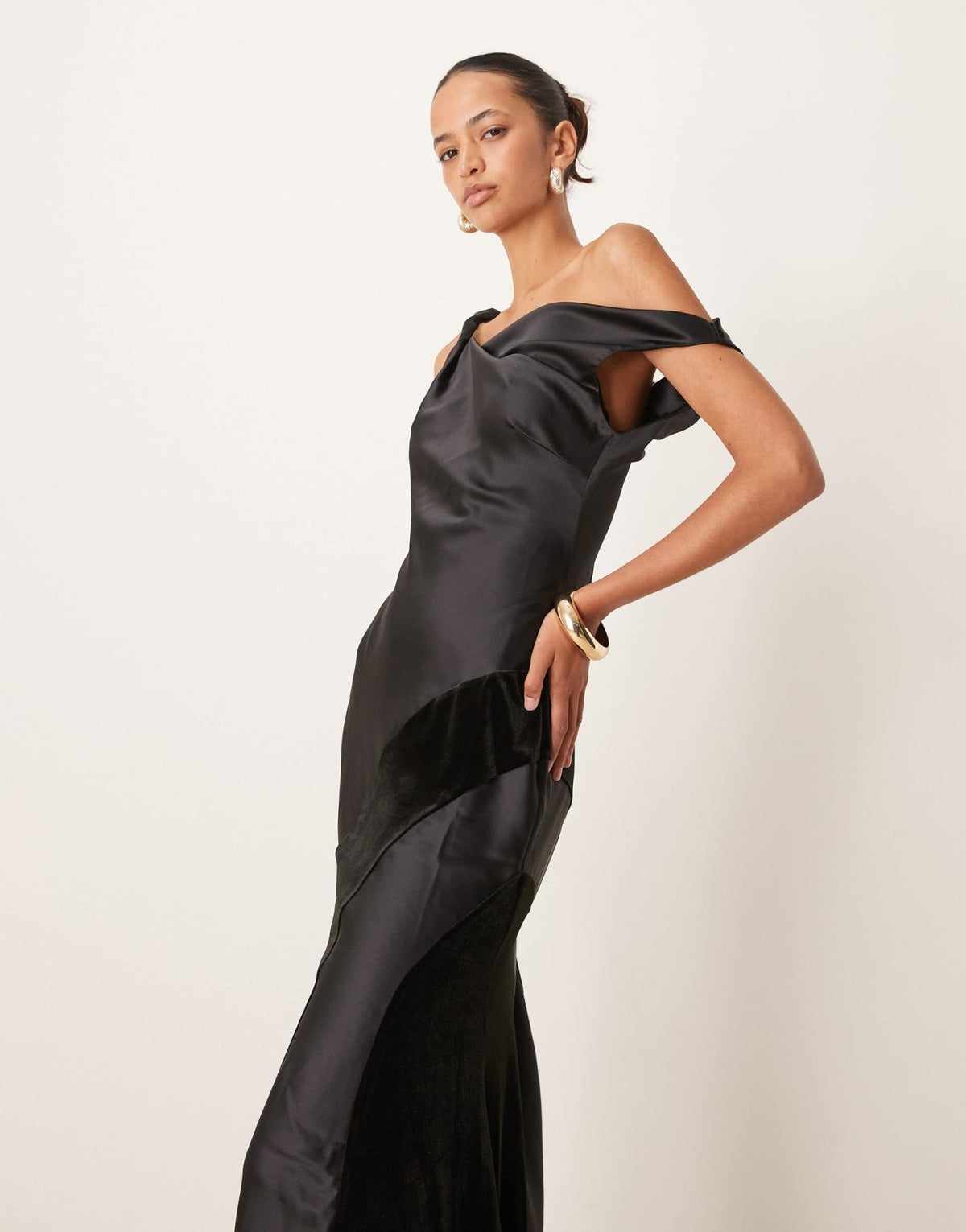 ASOS DESIGN twist off shoulder midi dress in velvet and satin in black - ASOS Sample Sale