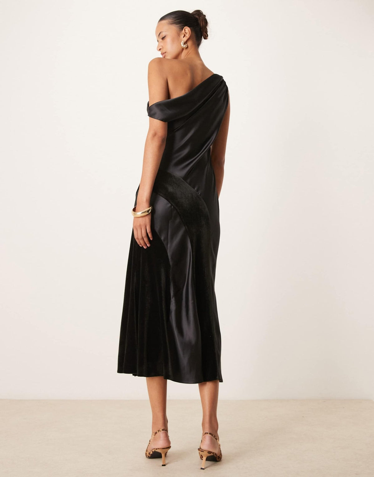 ASOS DESIGN twist off shoulder midi dress in velvet and satin in black - ASOS Sample Sale