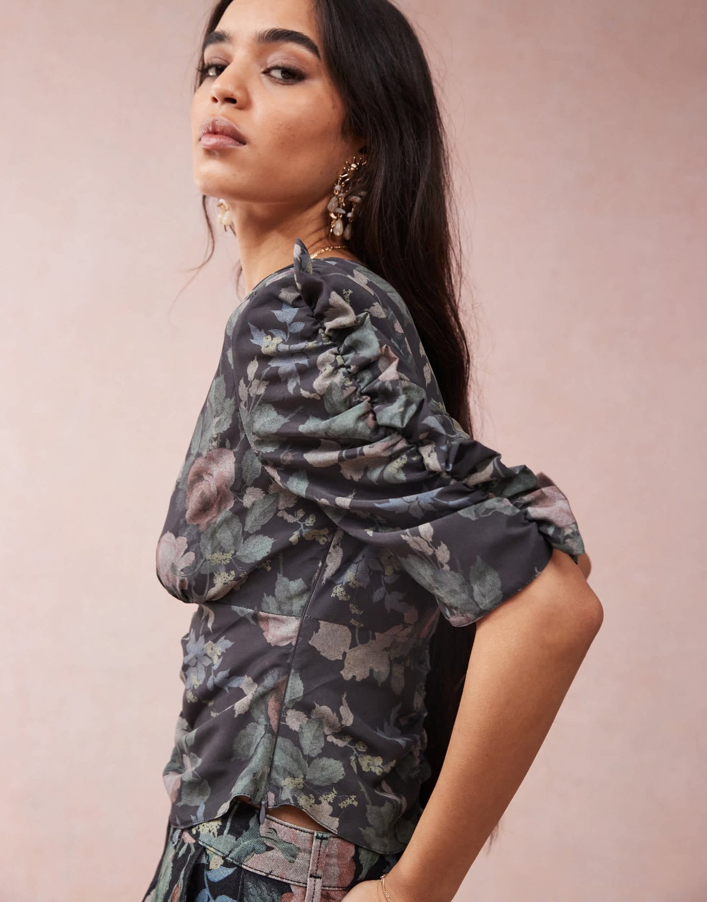 ASOS DESIGN v neck tea blouse in in floral print - ASOS Sample Sale