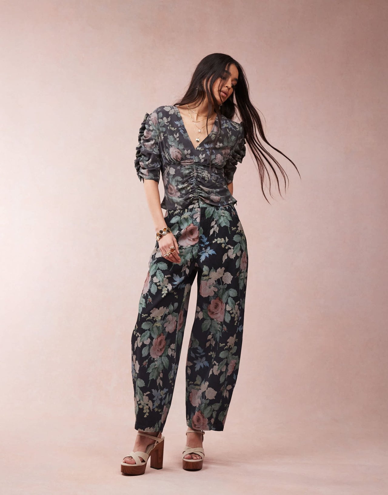 ASOS DESIGN v neck tea blouse in in floral print - ASOS Sample Sale