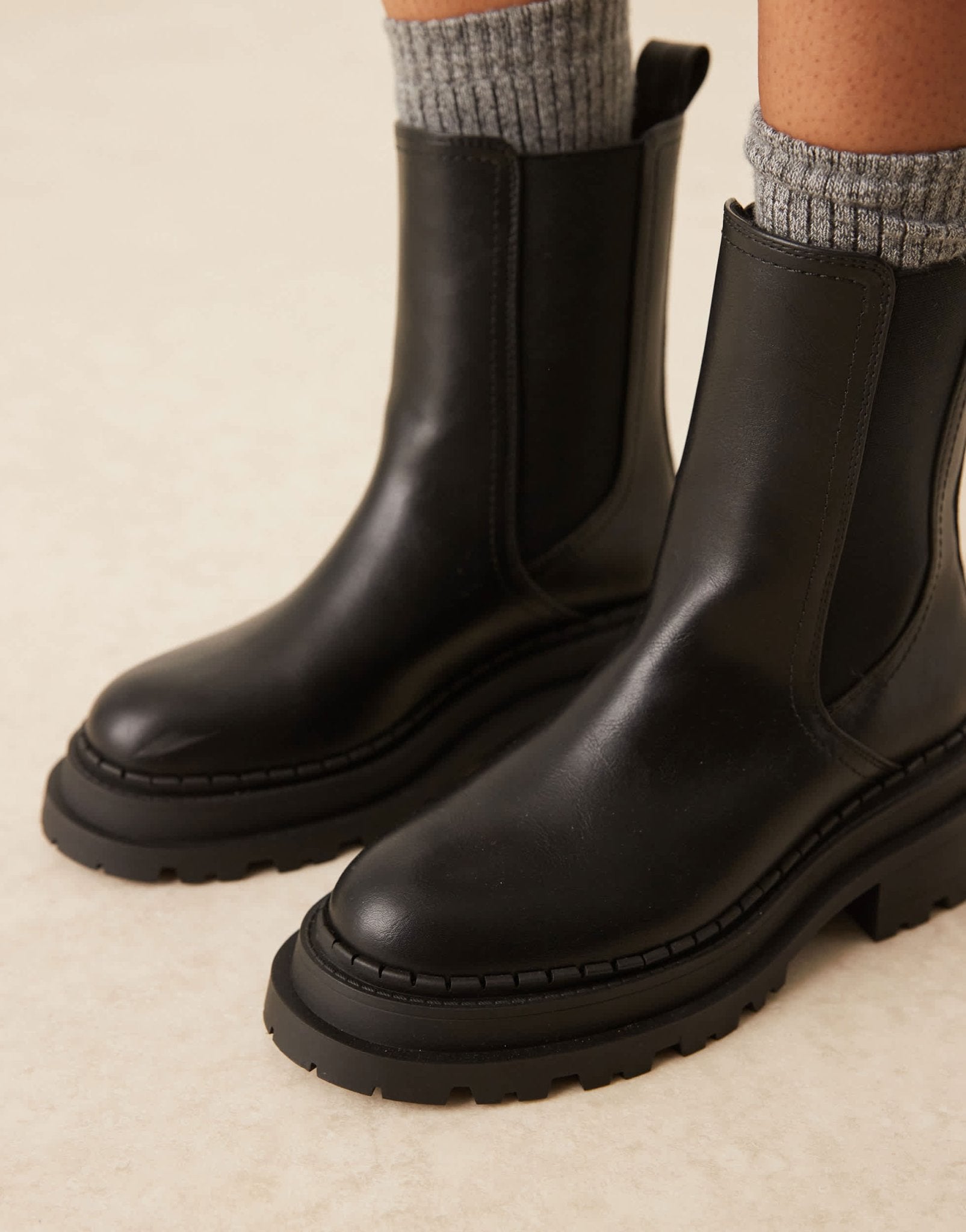 ASOS DESIGN Wide Fit Austin chunky chelsea boots in black – ASOS Sample ...